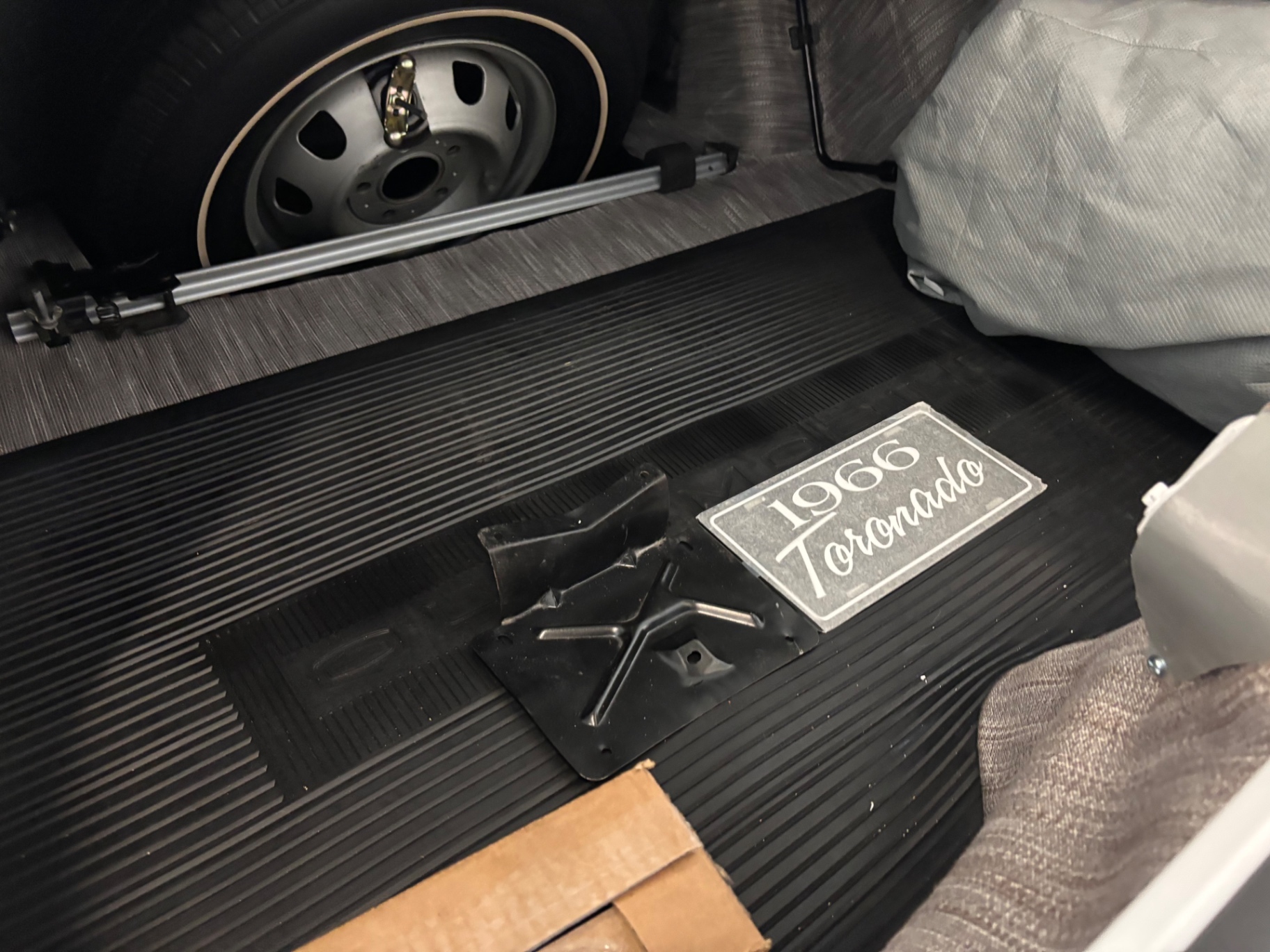 Vehicle photo 32