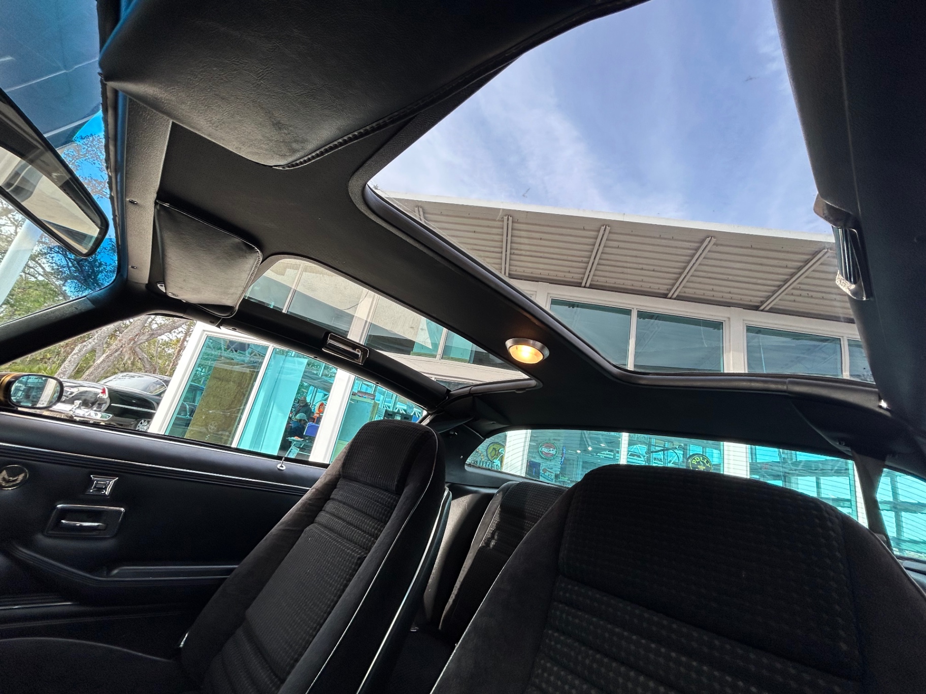 Vehicle photo 45