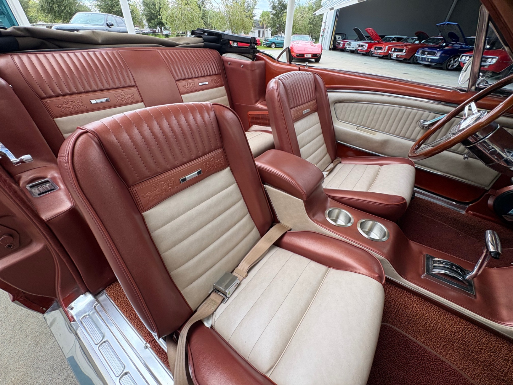 Vehicle photo 47