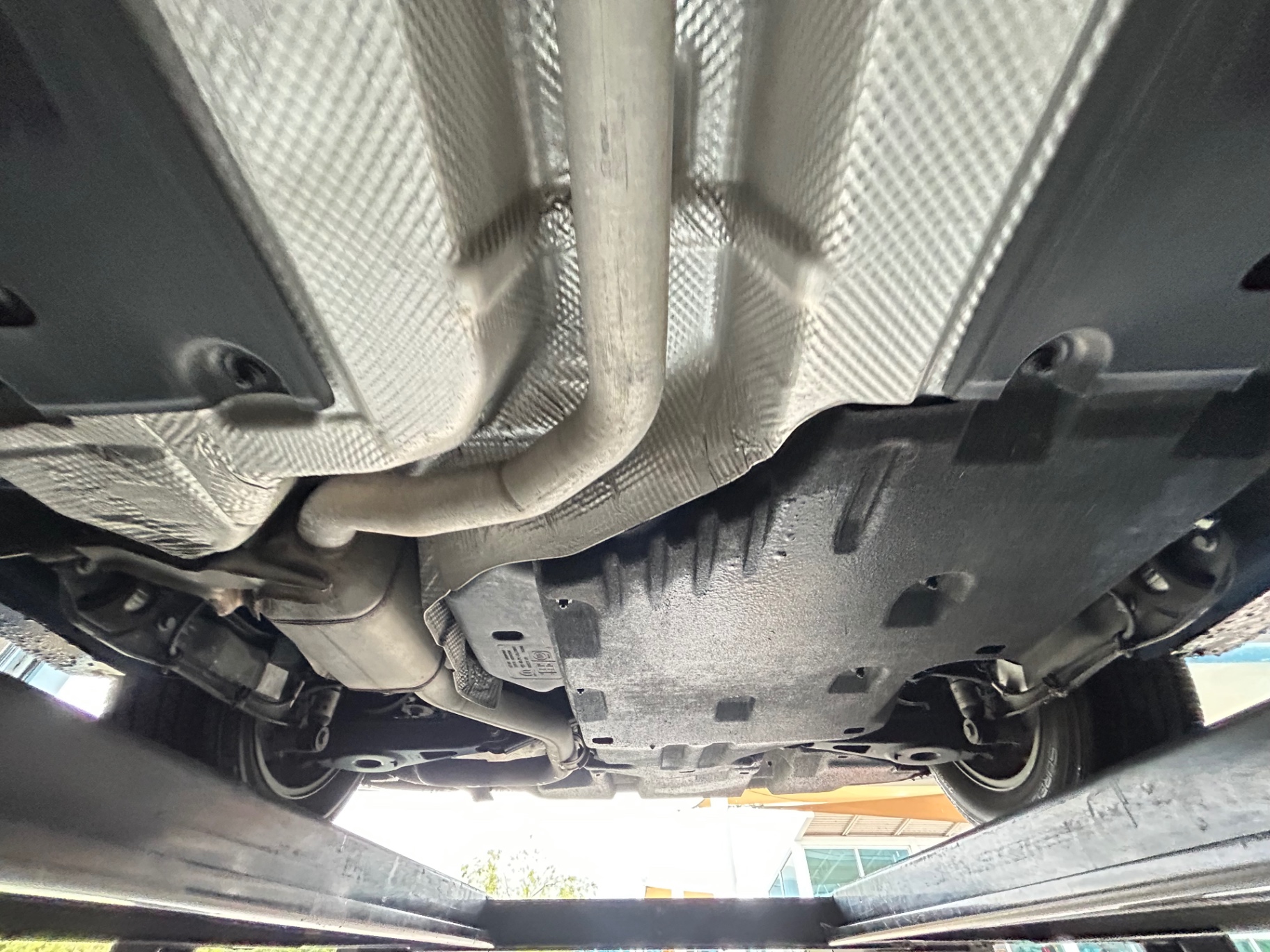 Vehicle photo 54
