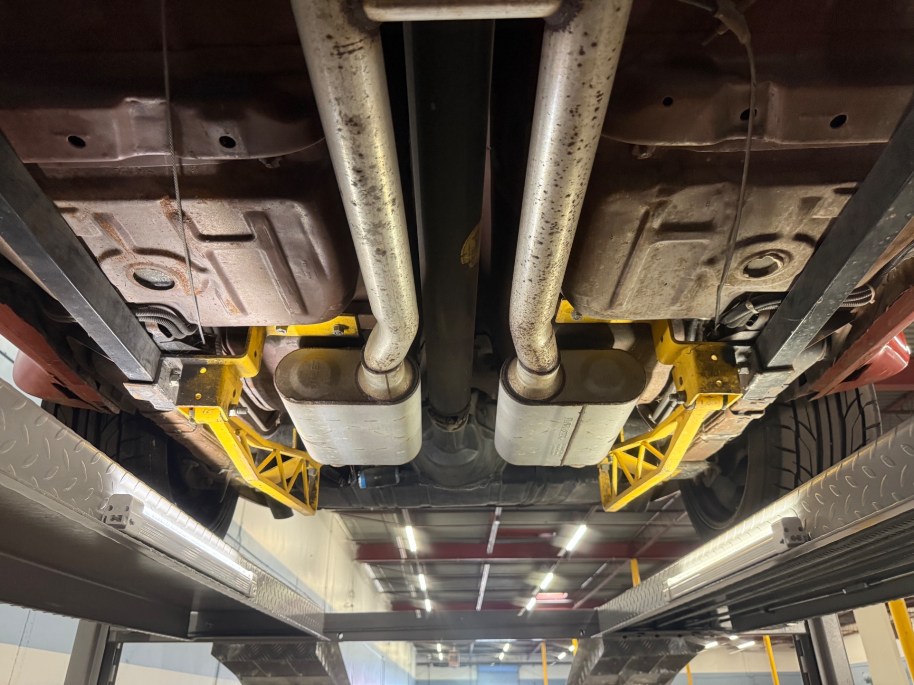 Vehicle photo 32