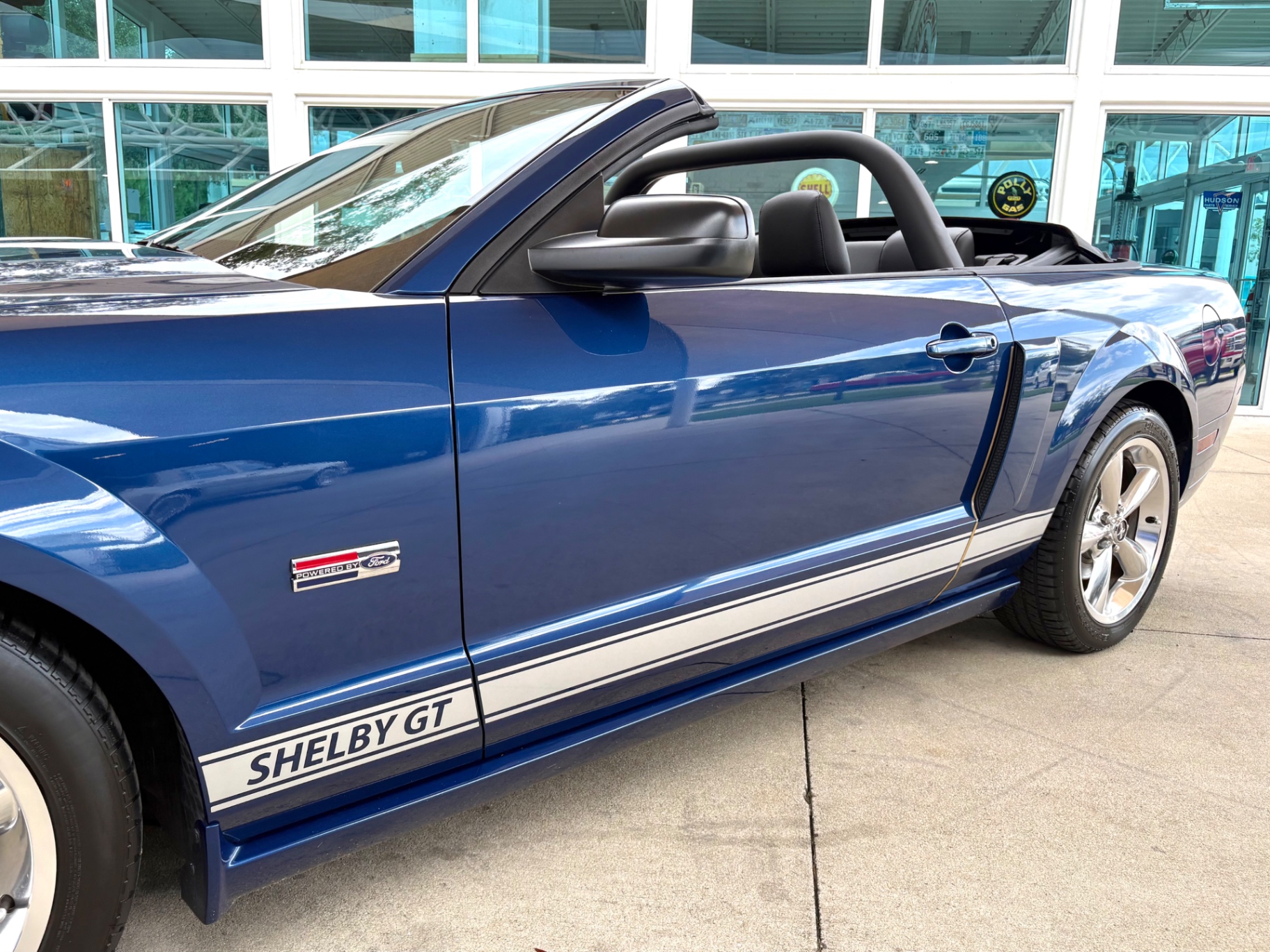 Vehicle photo 13