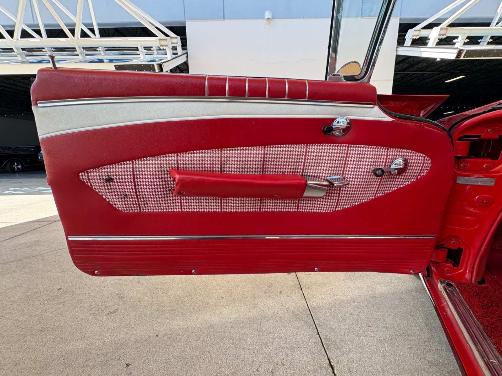 Vehicle photo 34