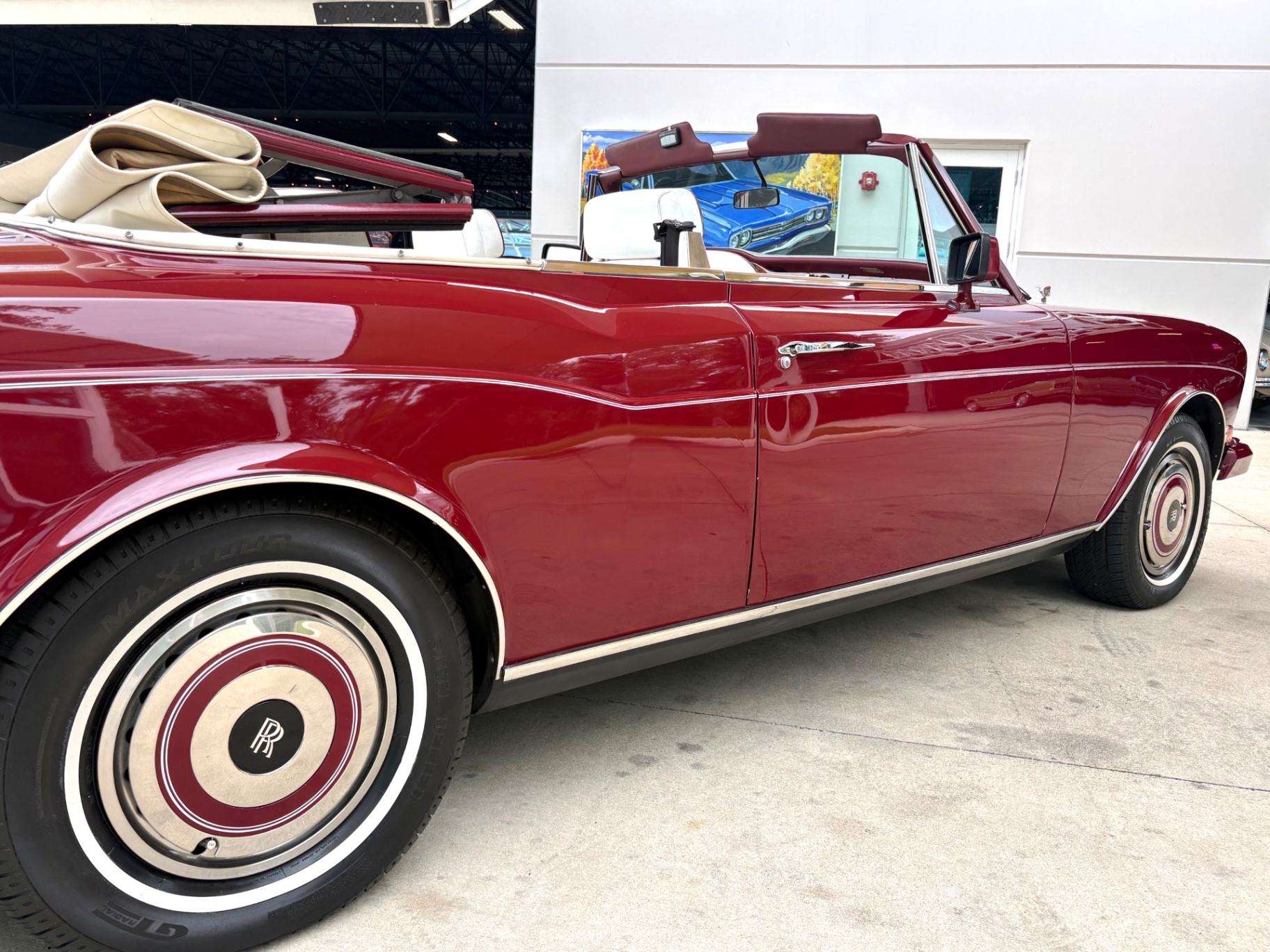 Vehicle photo 17