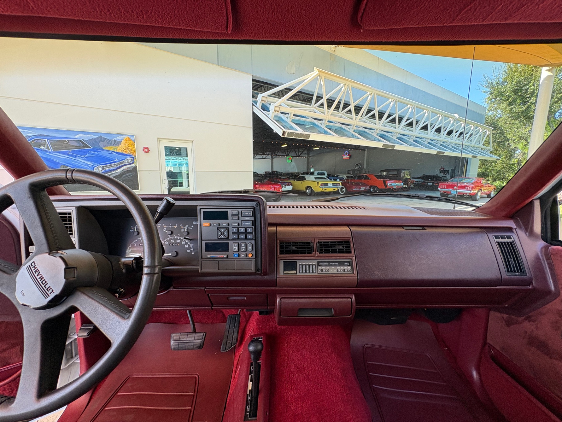 Vehicle photo 34