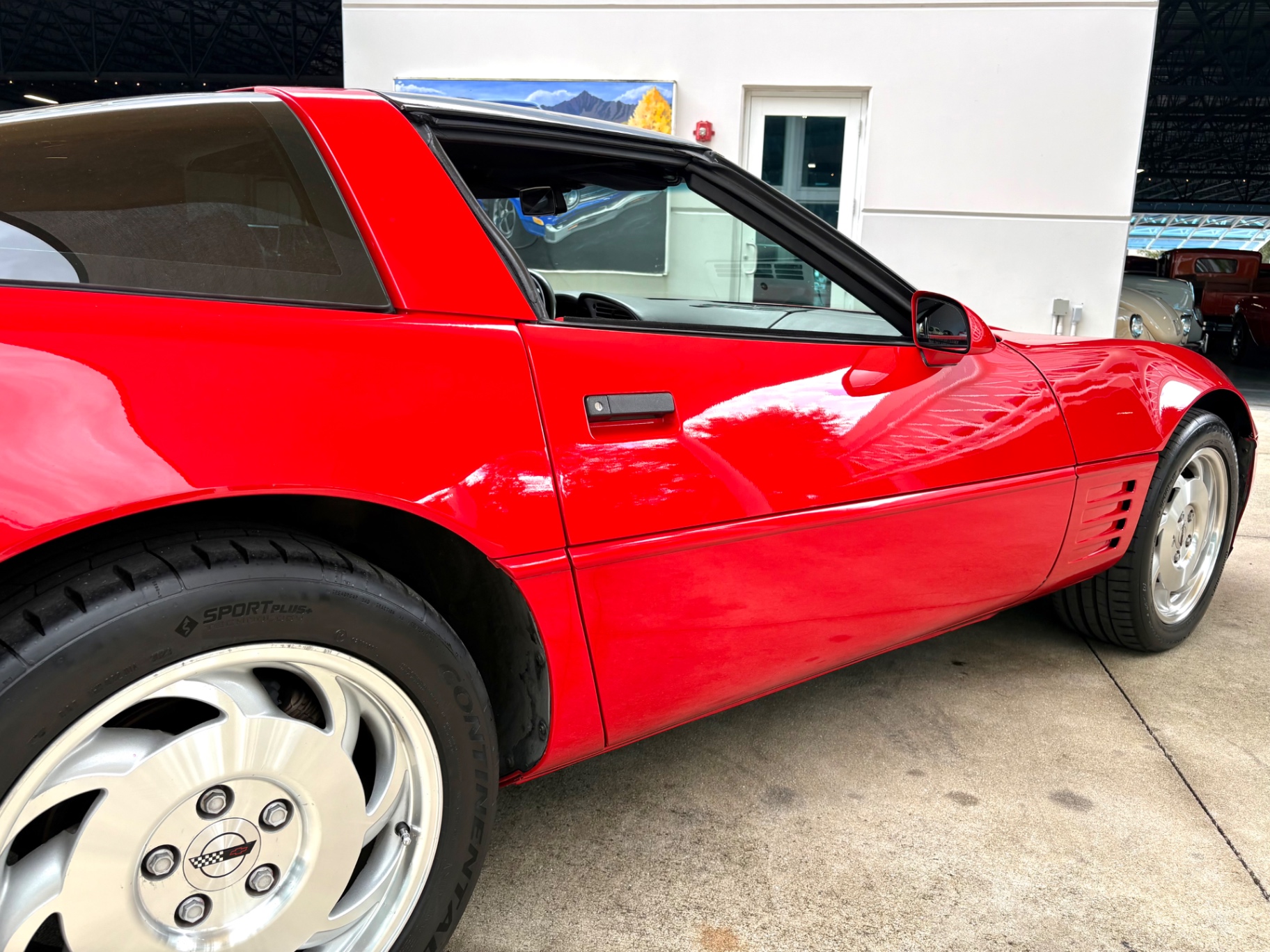 Vehicle photo 18