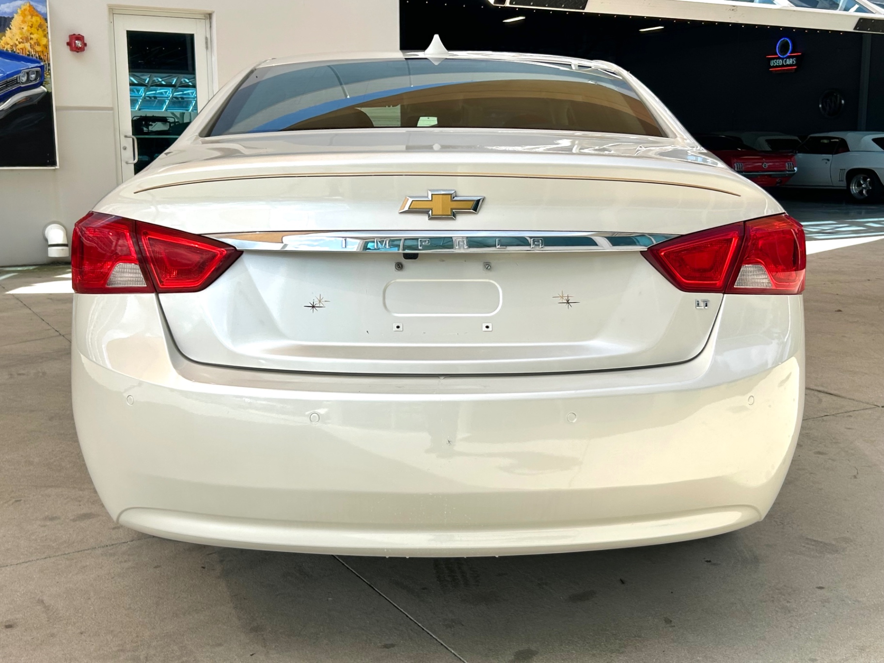 Vehicle photo 6