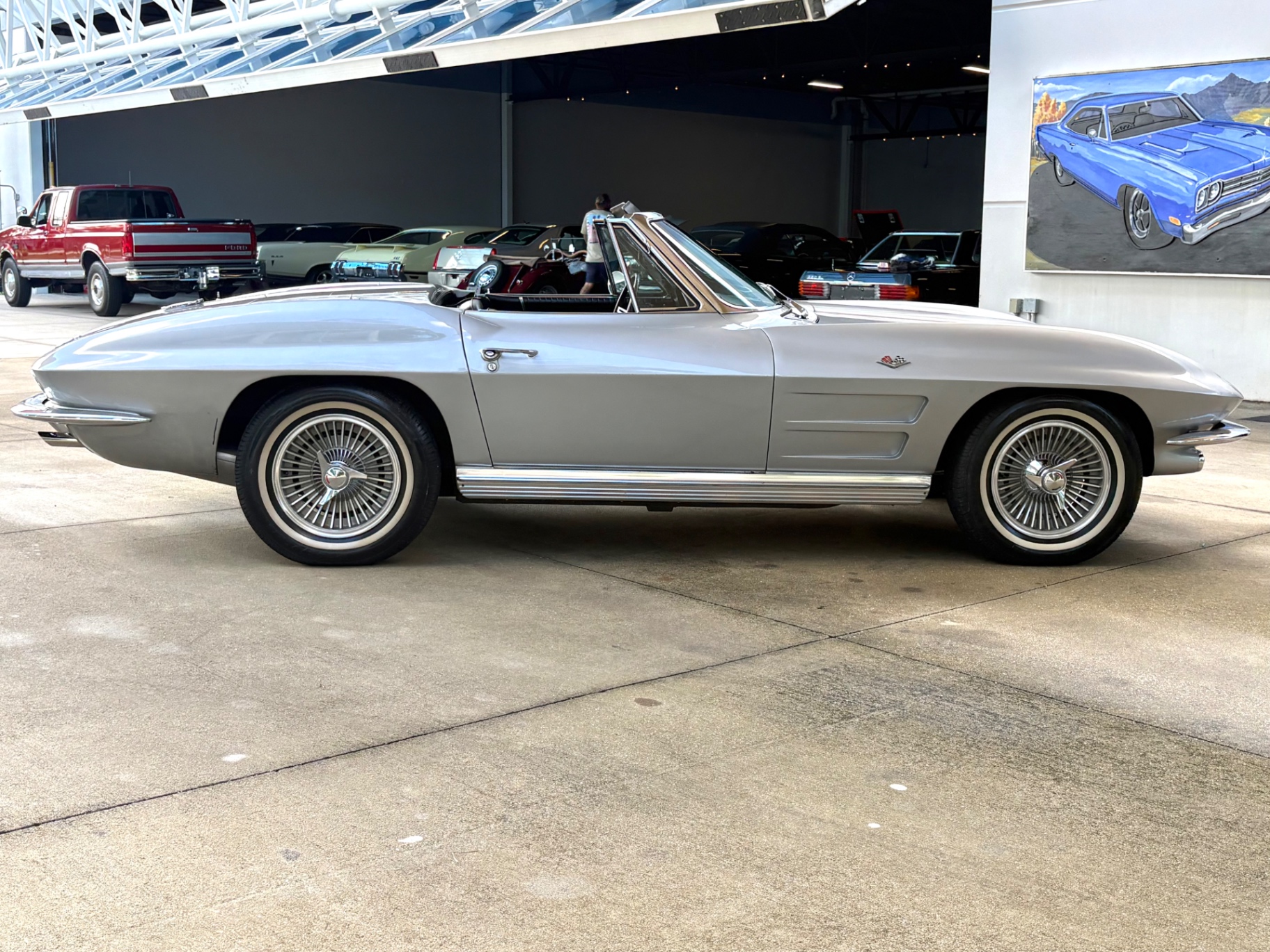 Vehicle photo 5