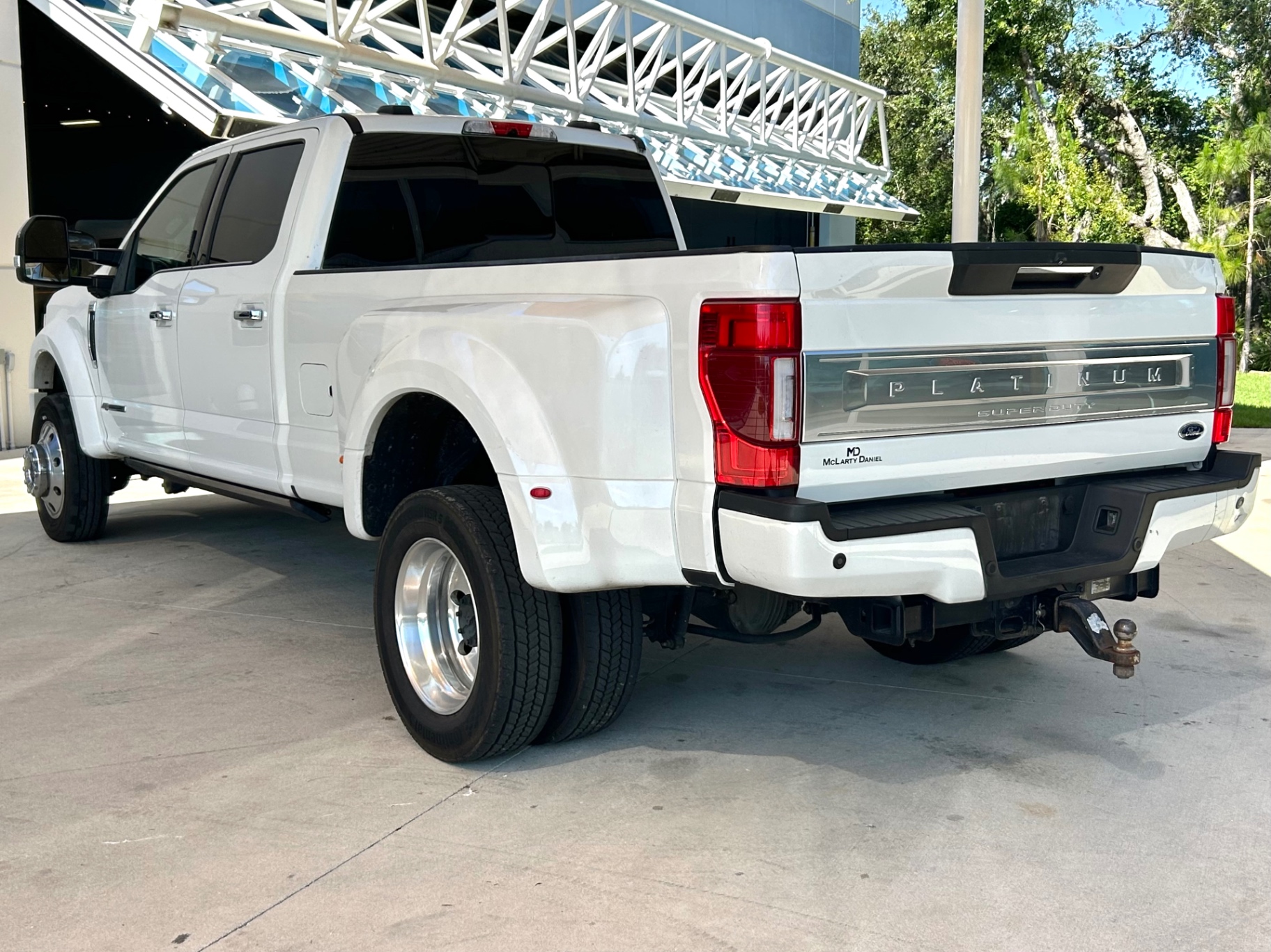 Vehicle photo 8
