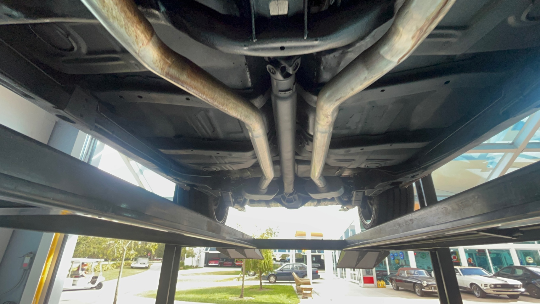 Vehicle photo 50