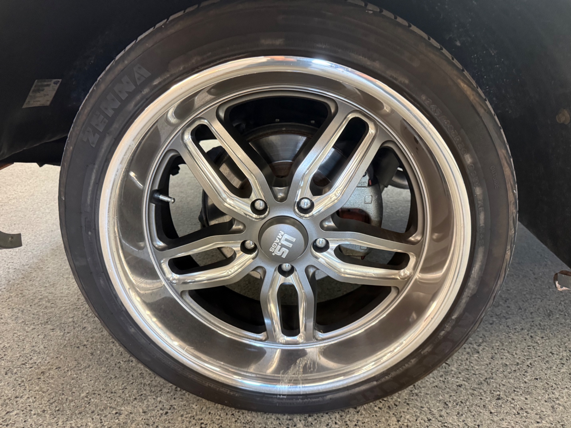 Vehicle photo 22