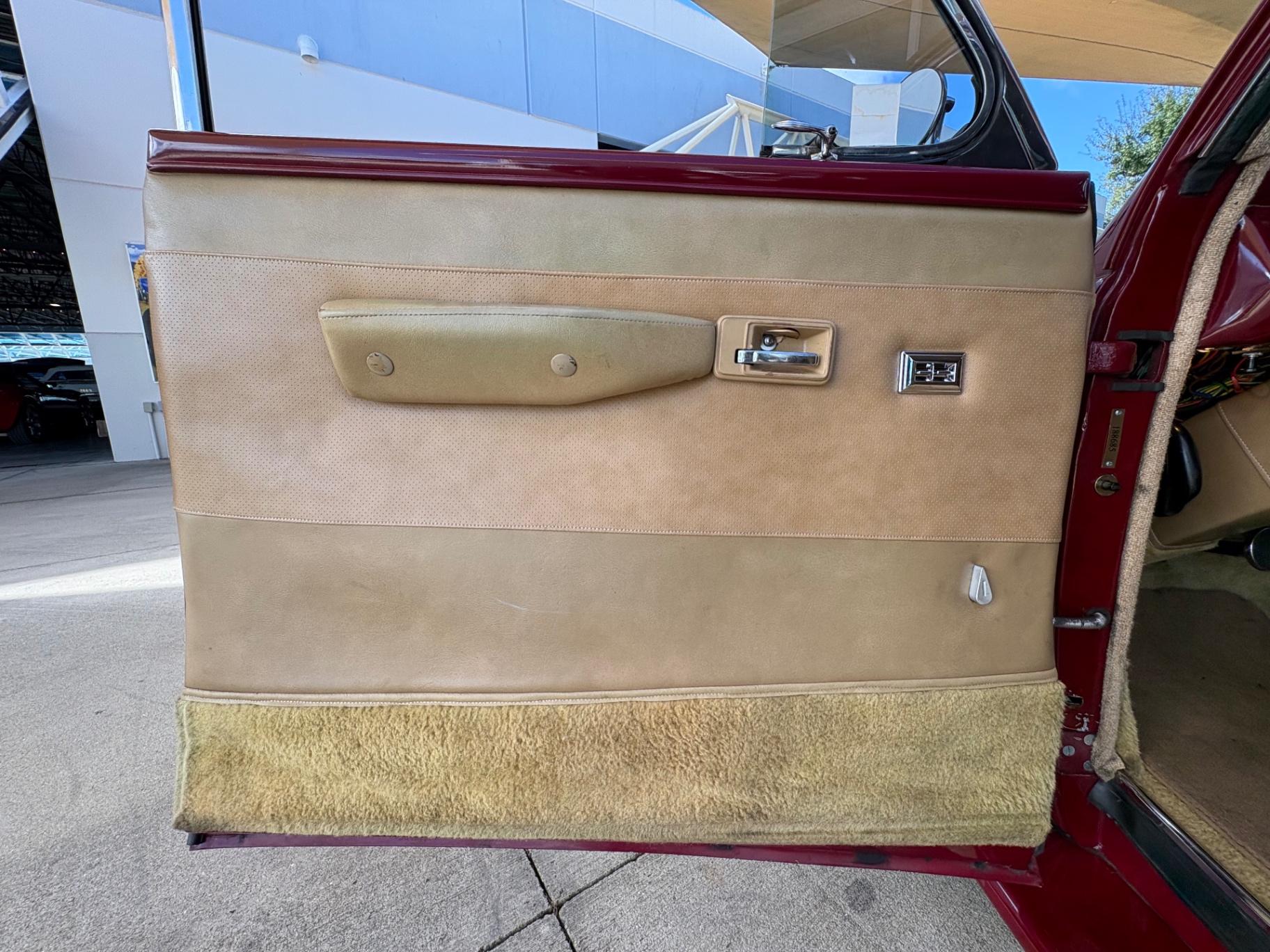 Vehicle photo 27