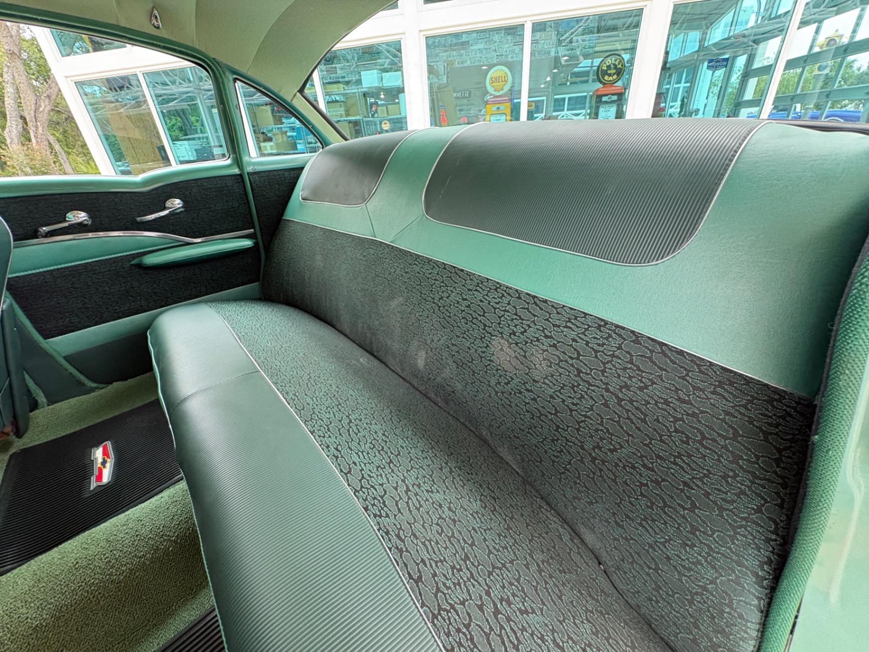 Vehicle photo 40