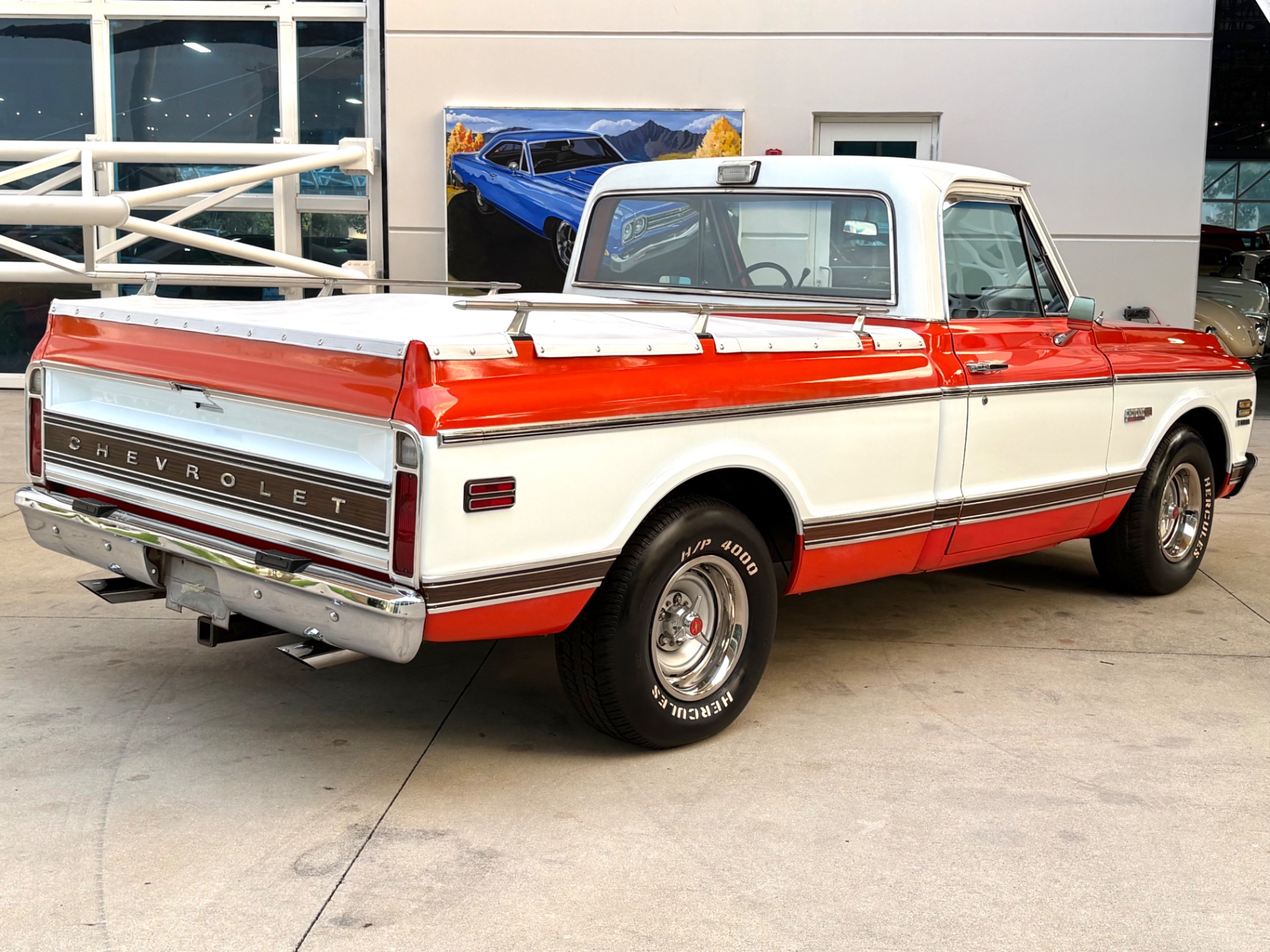 Vehicle photo 6