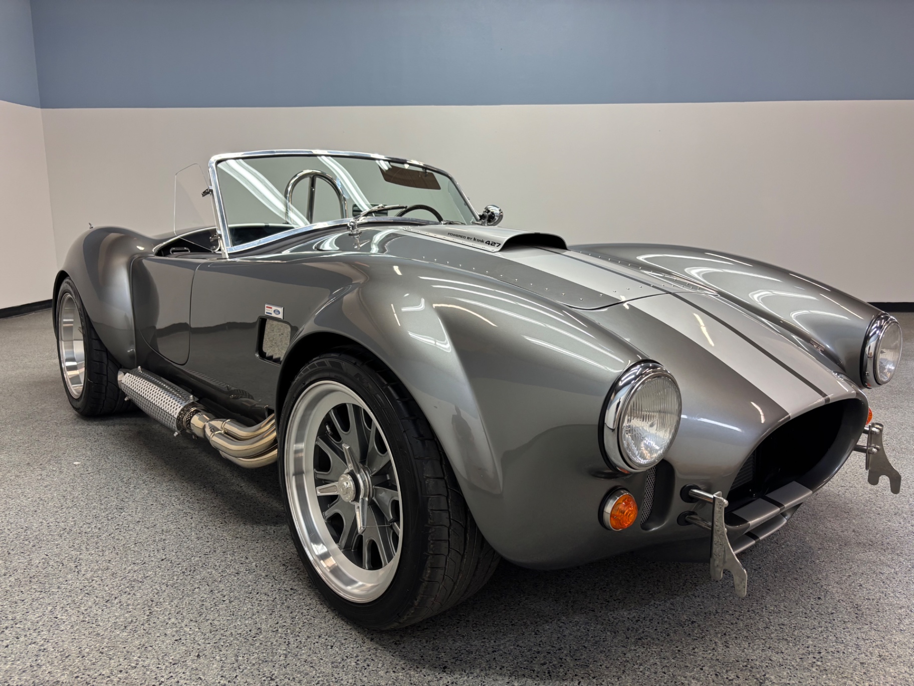 Vehicle photo 9