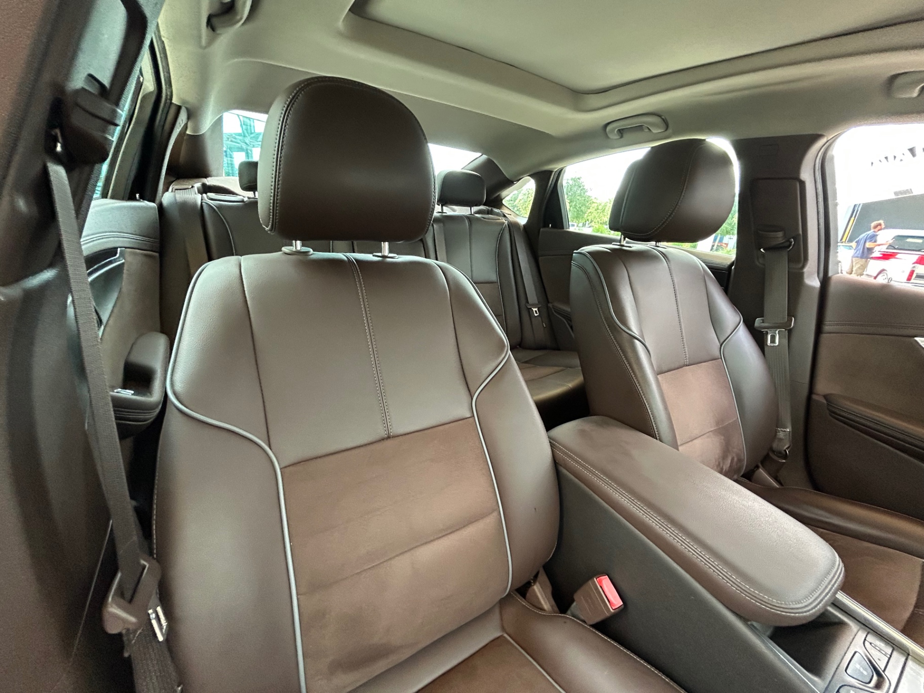 Vehicle photo 40