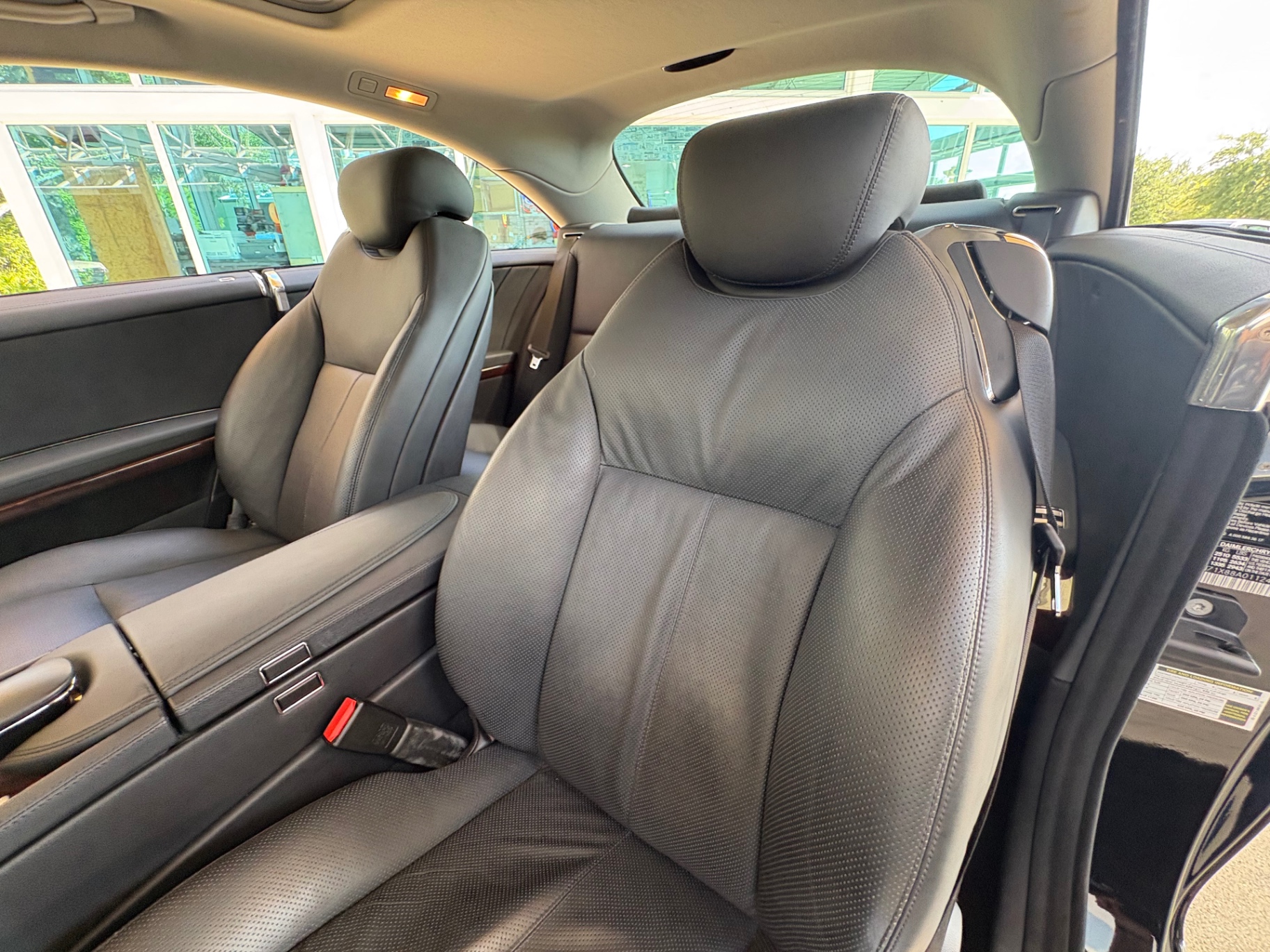 Vehicle photo 31