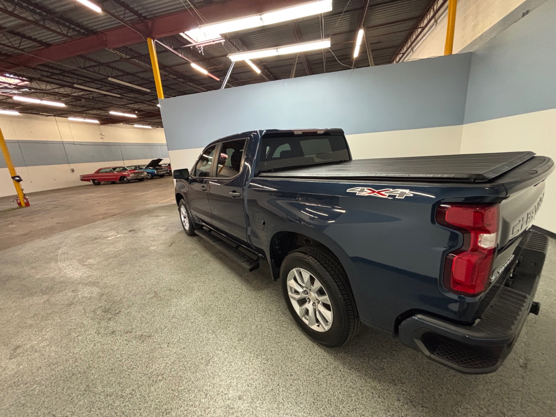 Vehicle photo 4
