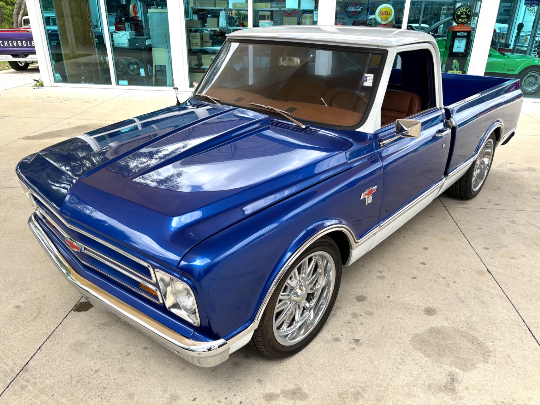 Vehicle photo 20