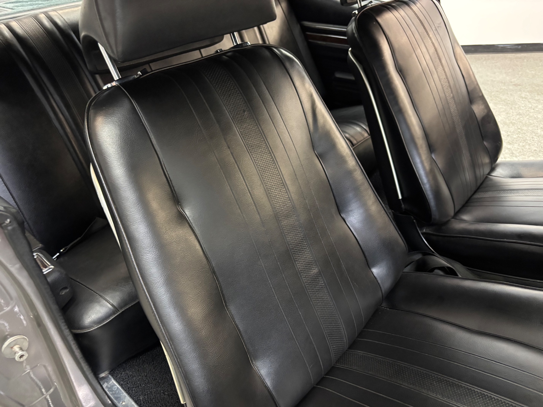 Vehicle photo 32