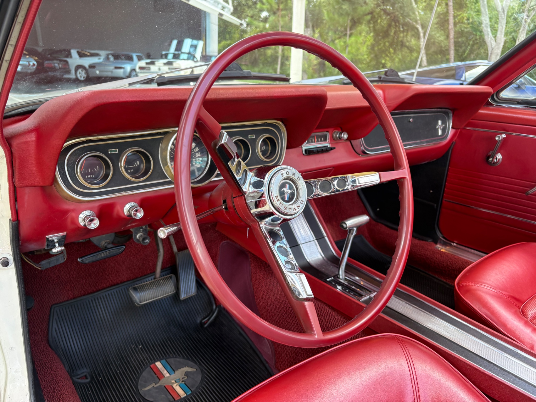 Vehicle photo 38