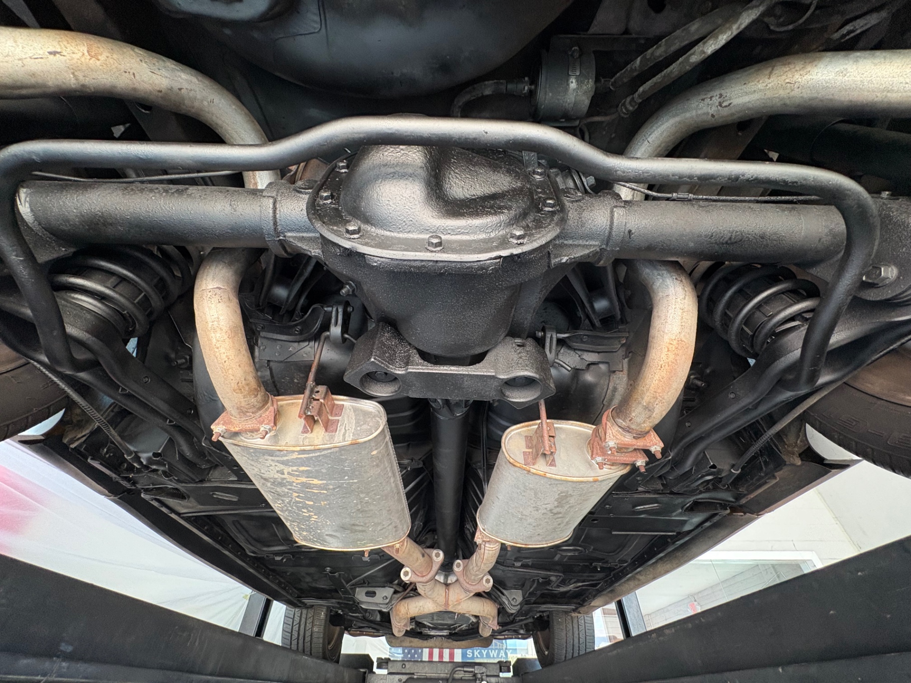 Vehicle photo 49