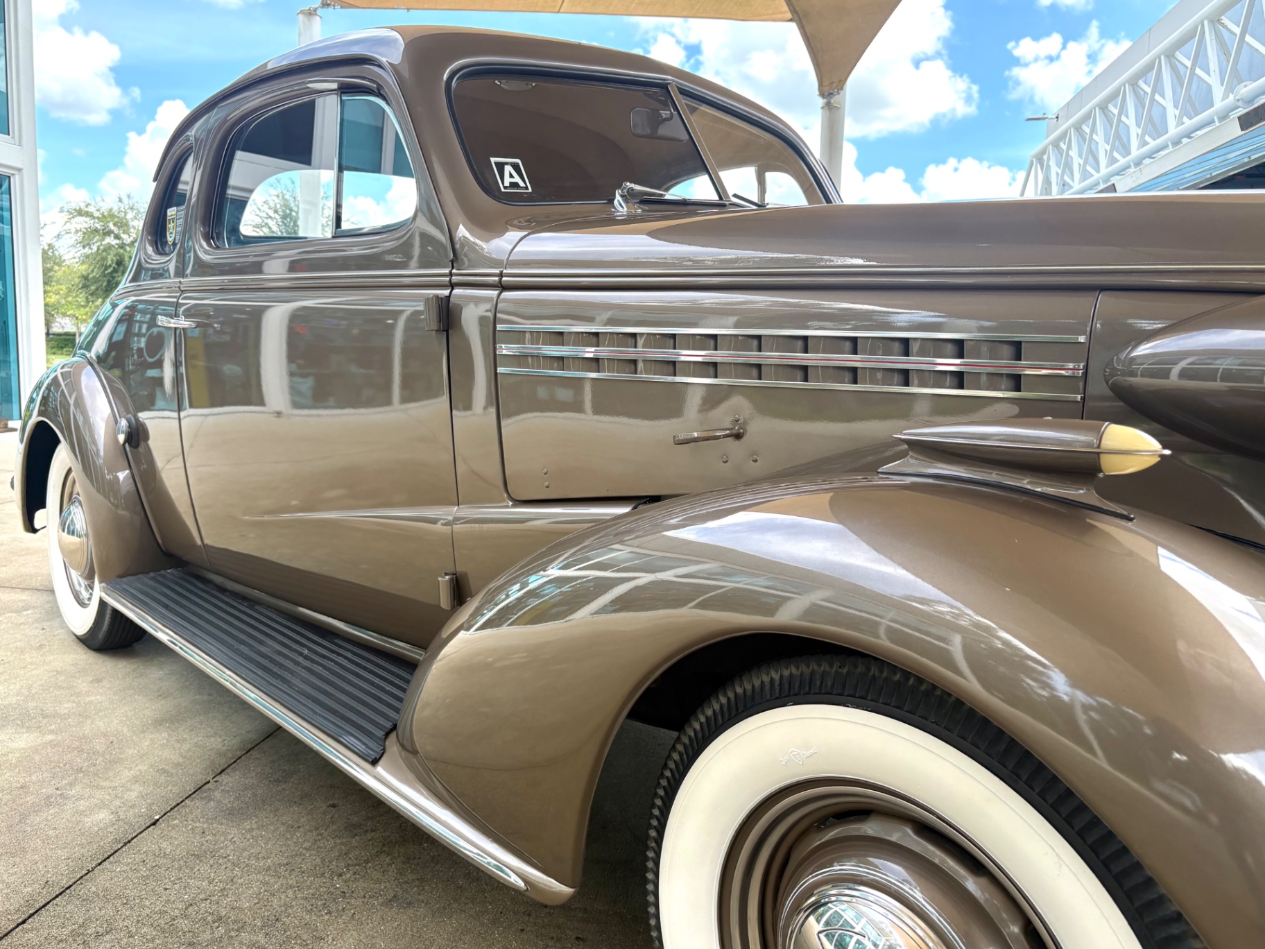 Vehicle photo 18