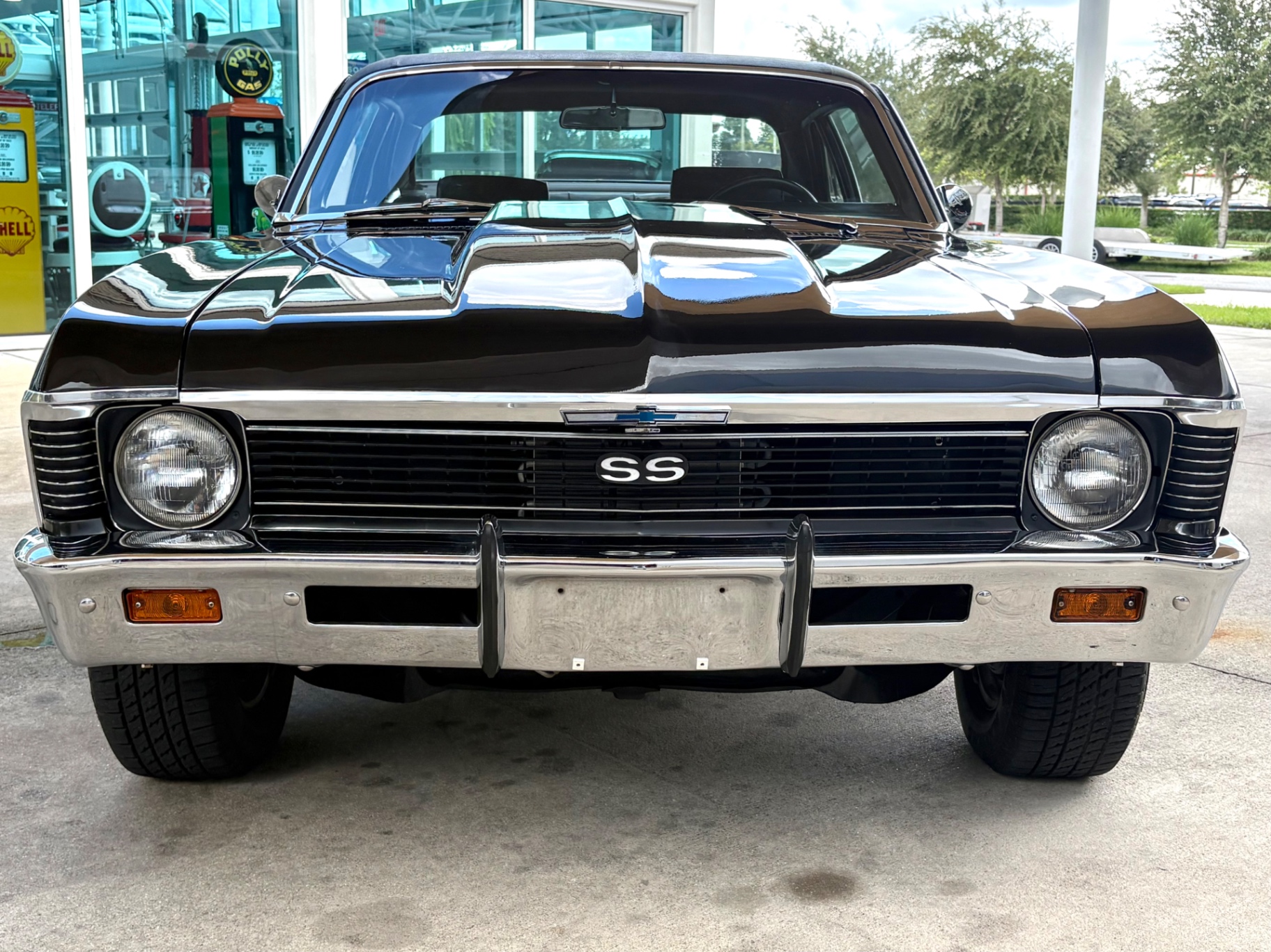 Vehicle photo 2