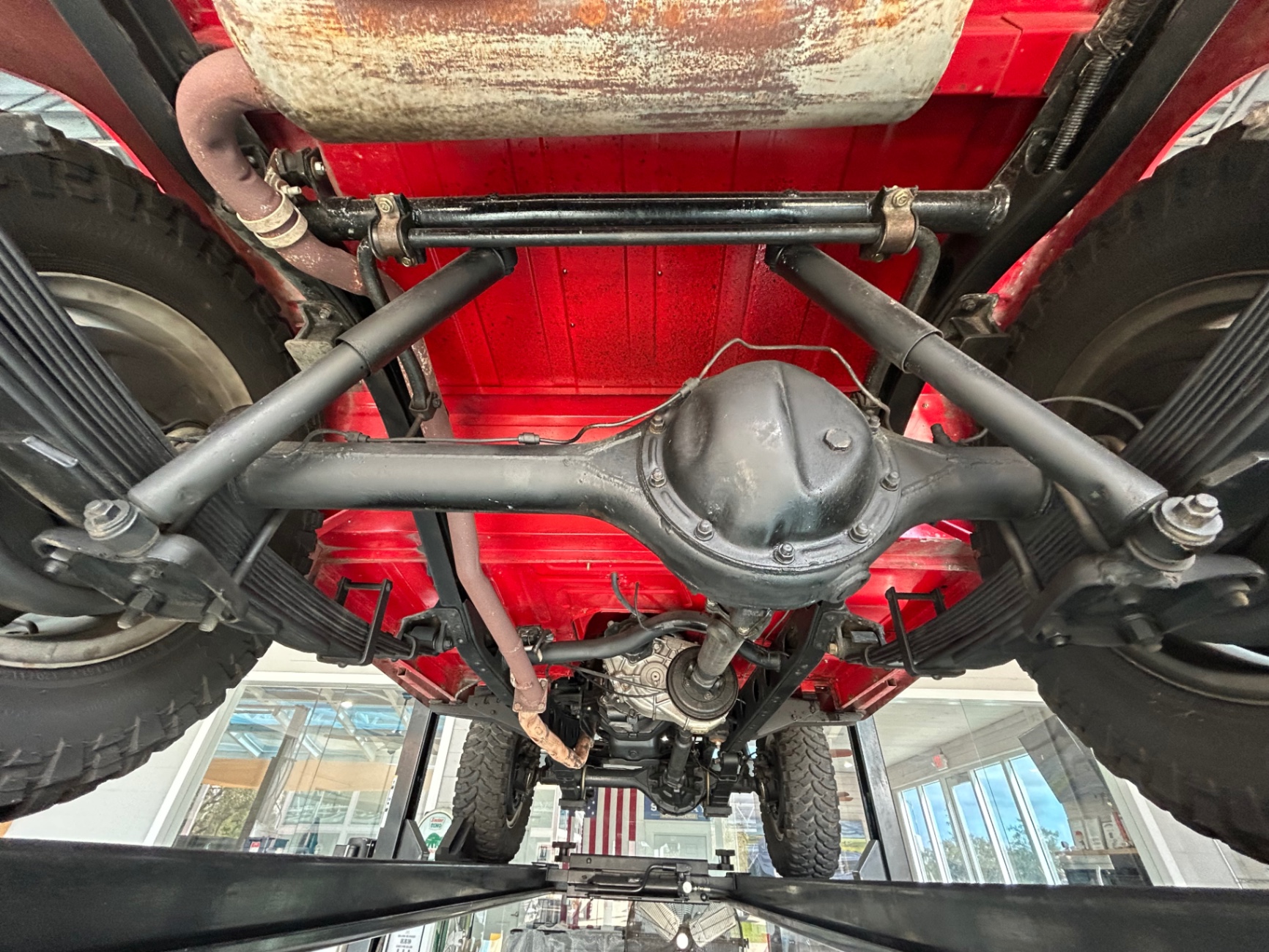 Vehicle photo 43