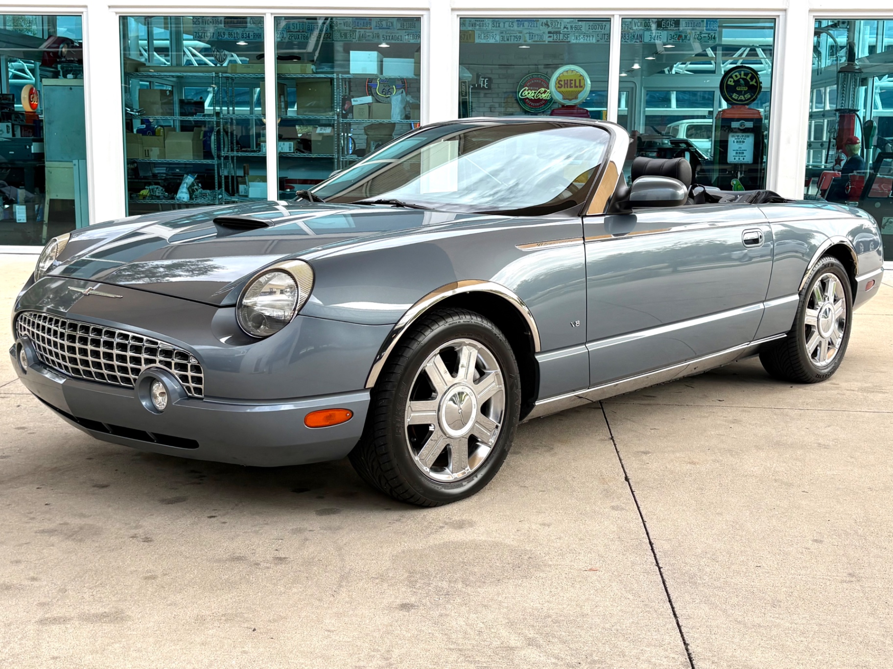 Vehicle photo 11
