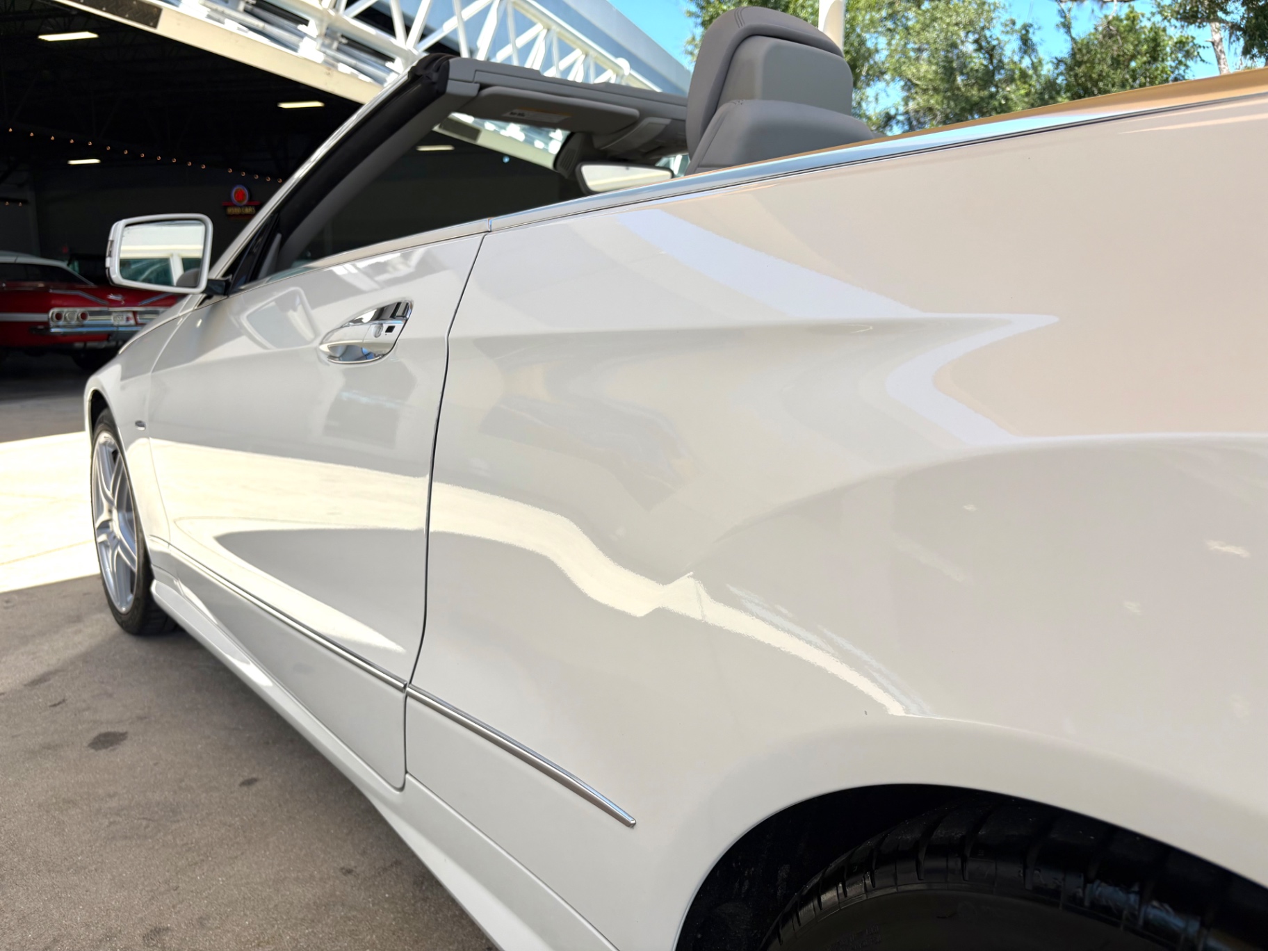 Vehicle photo 14