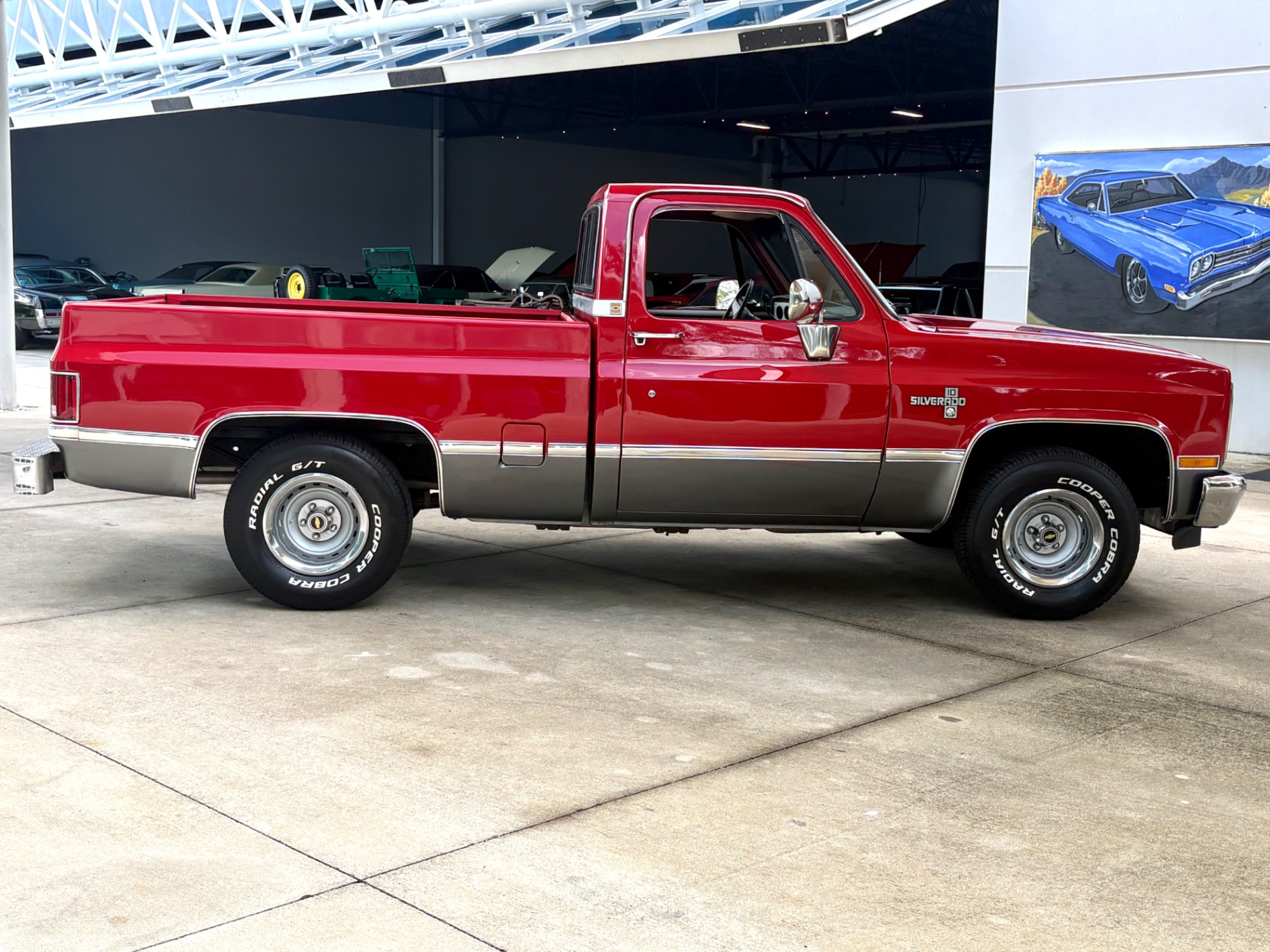 Vehicle photo 5