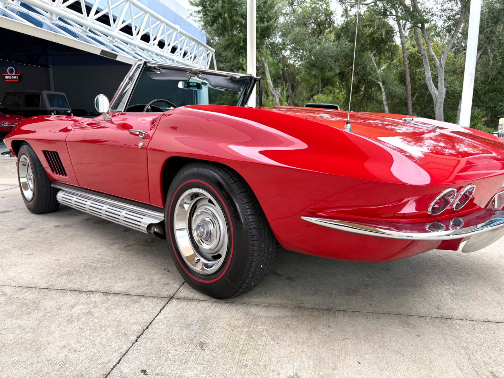Vehicle photo 15