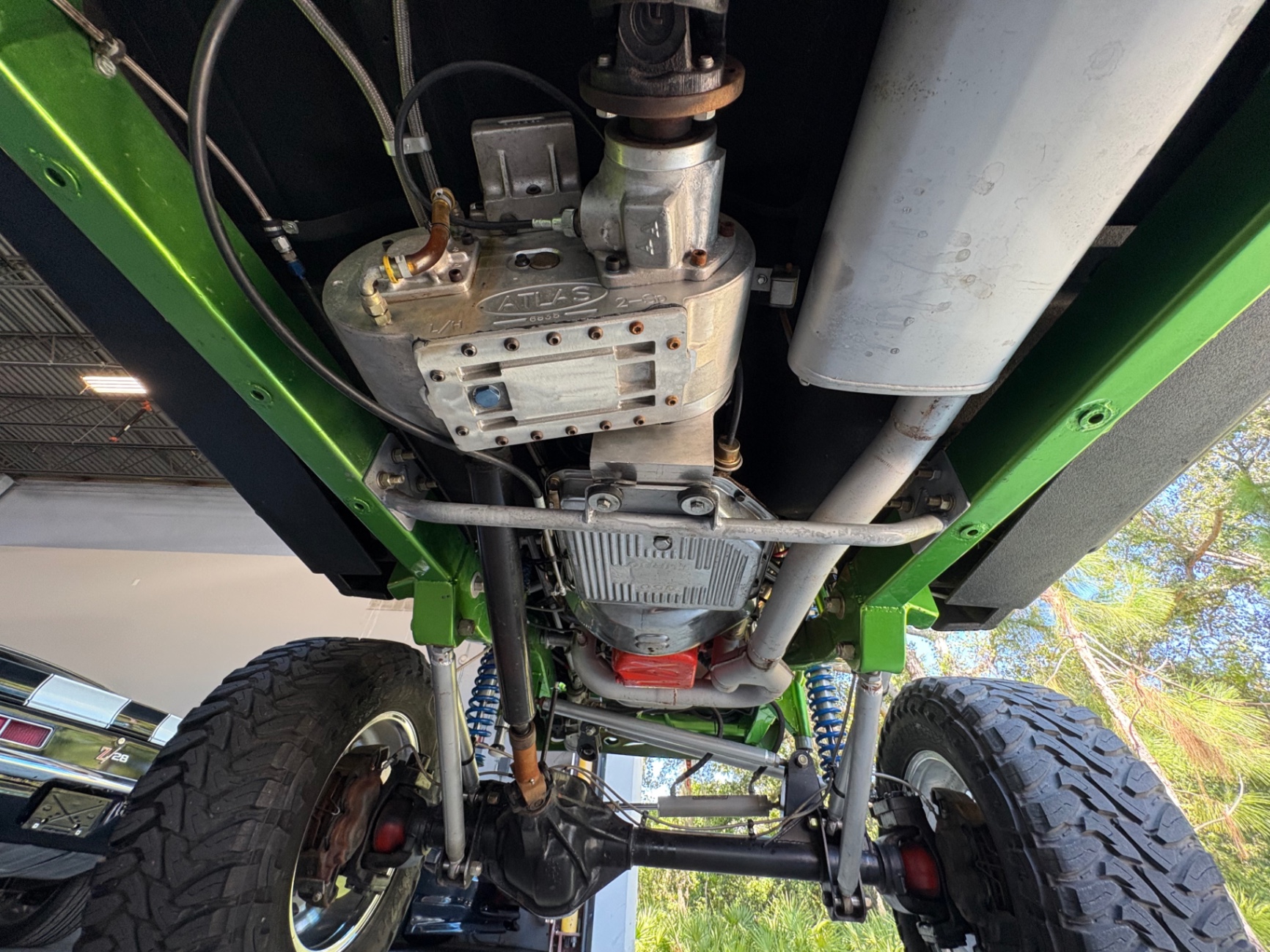Vehicle photo 45
