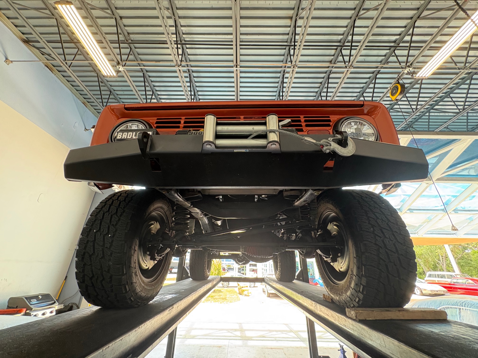 Vehicle photo 48
