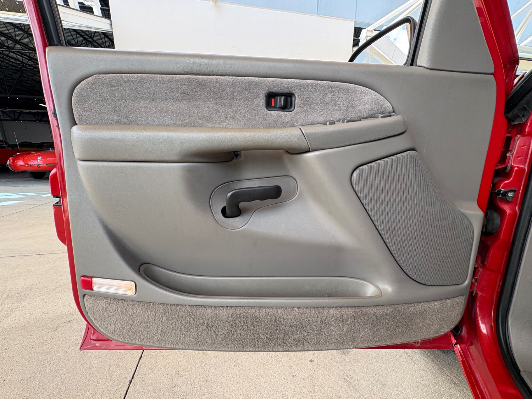 Vehicle photo 30