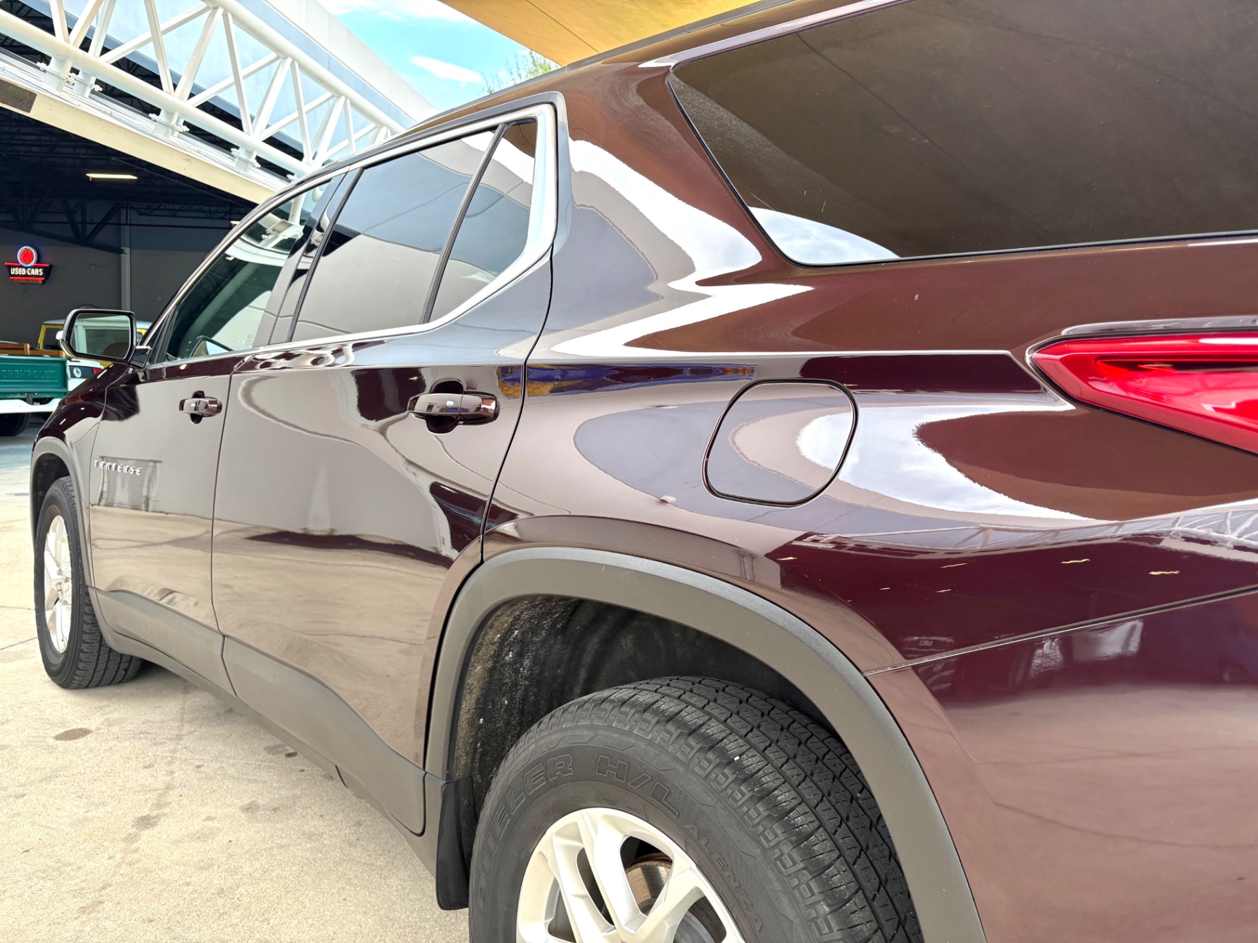 Vehicle photo 14