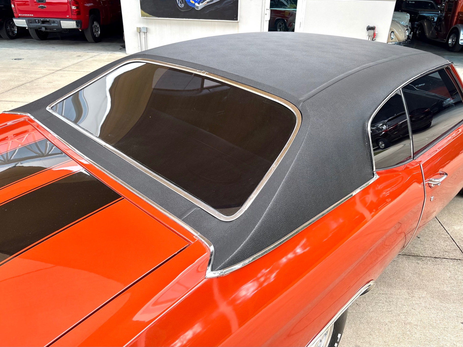 Vehicle photo 22