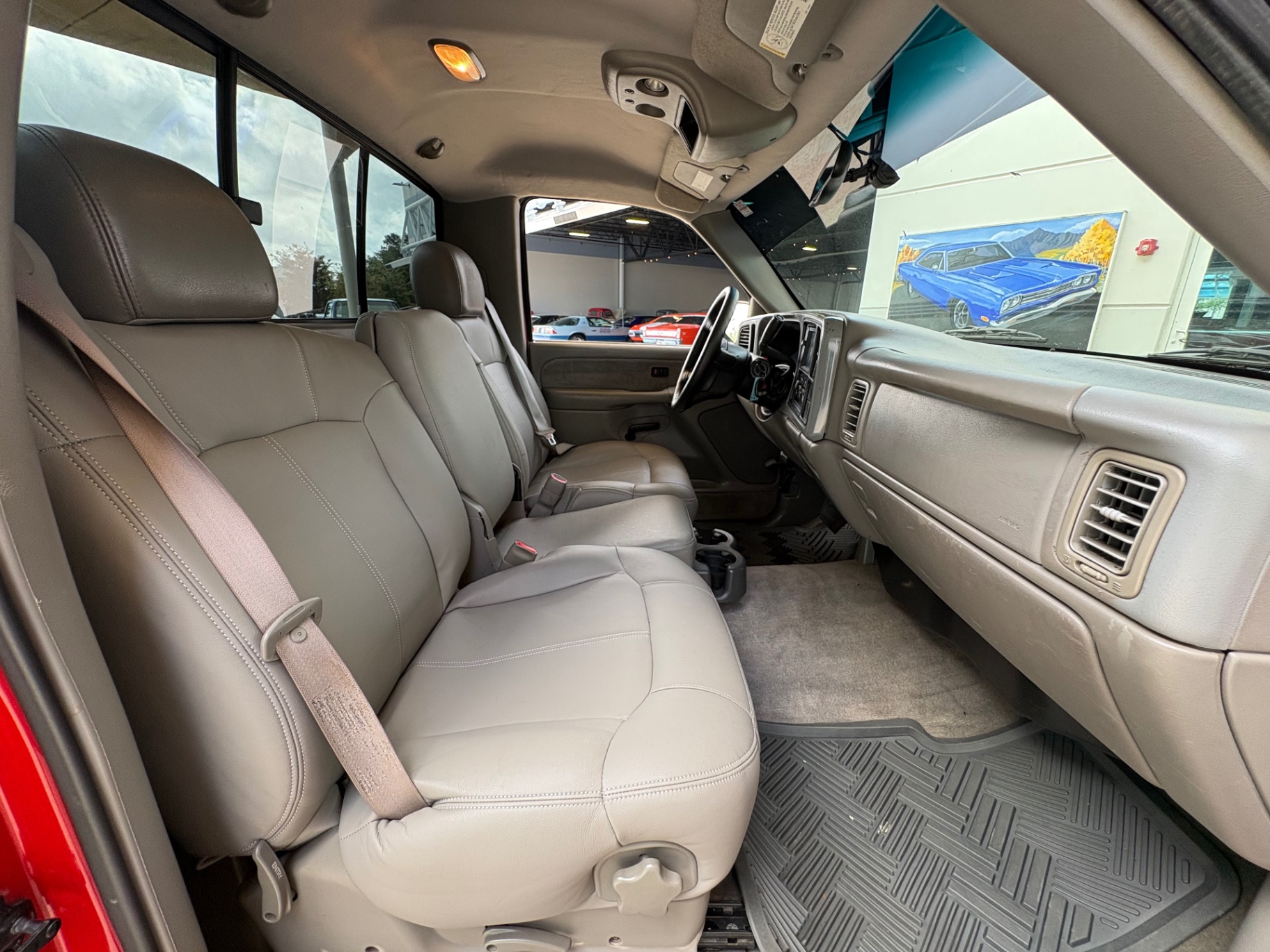 Vehicle photo 37