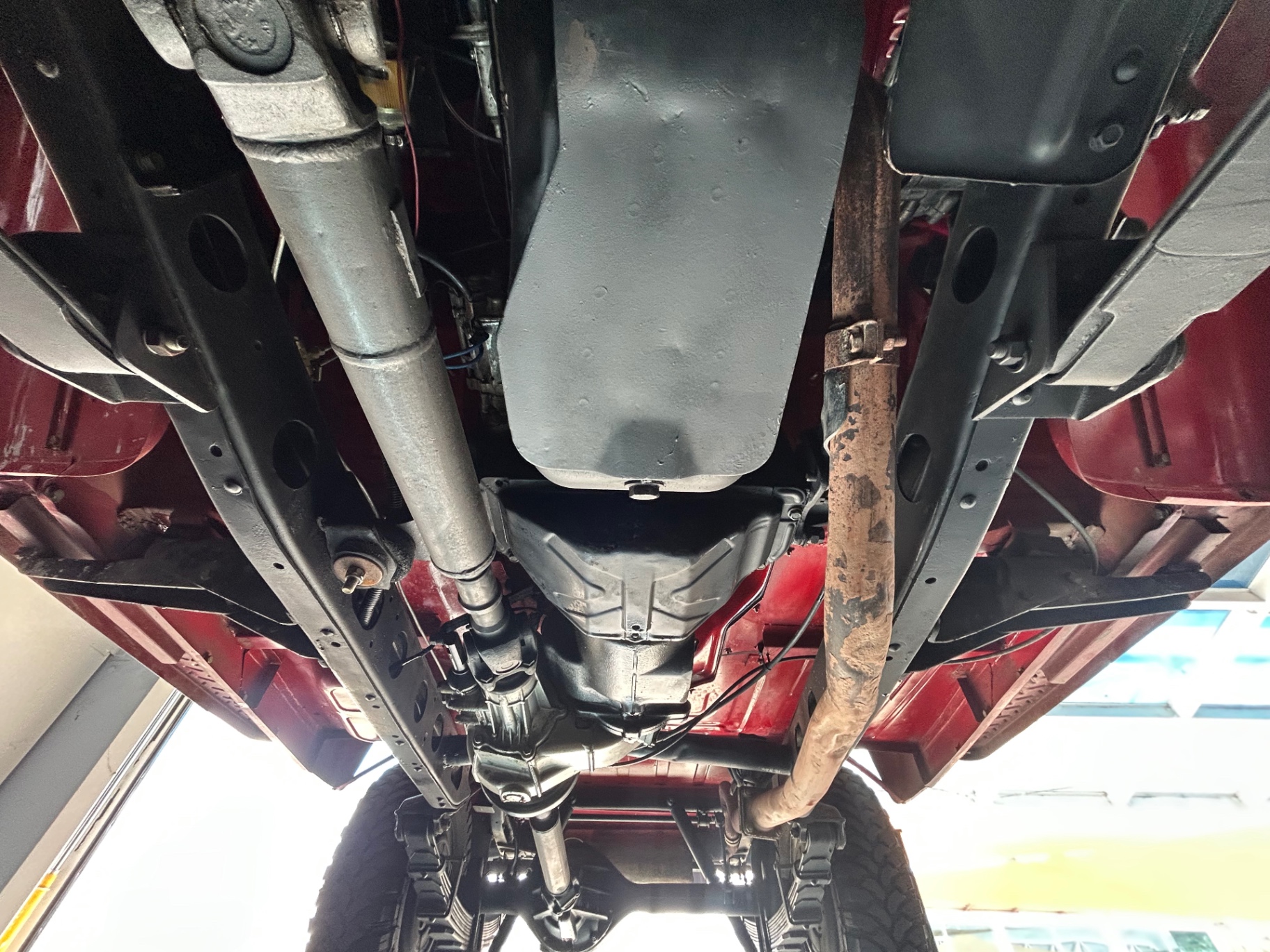 Vehicle photo 52