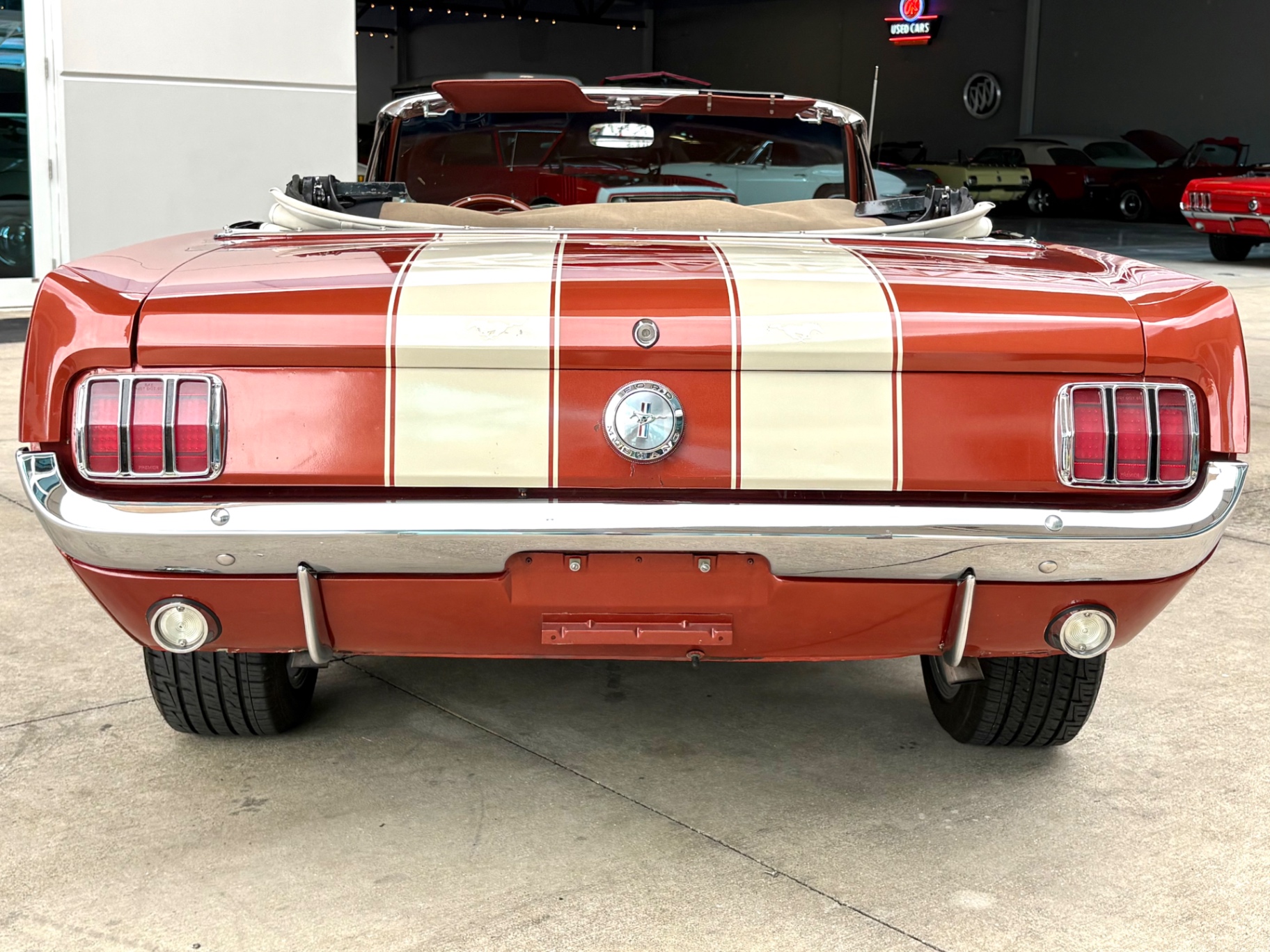 Vehicle photo 7