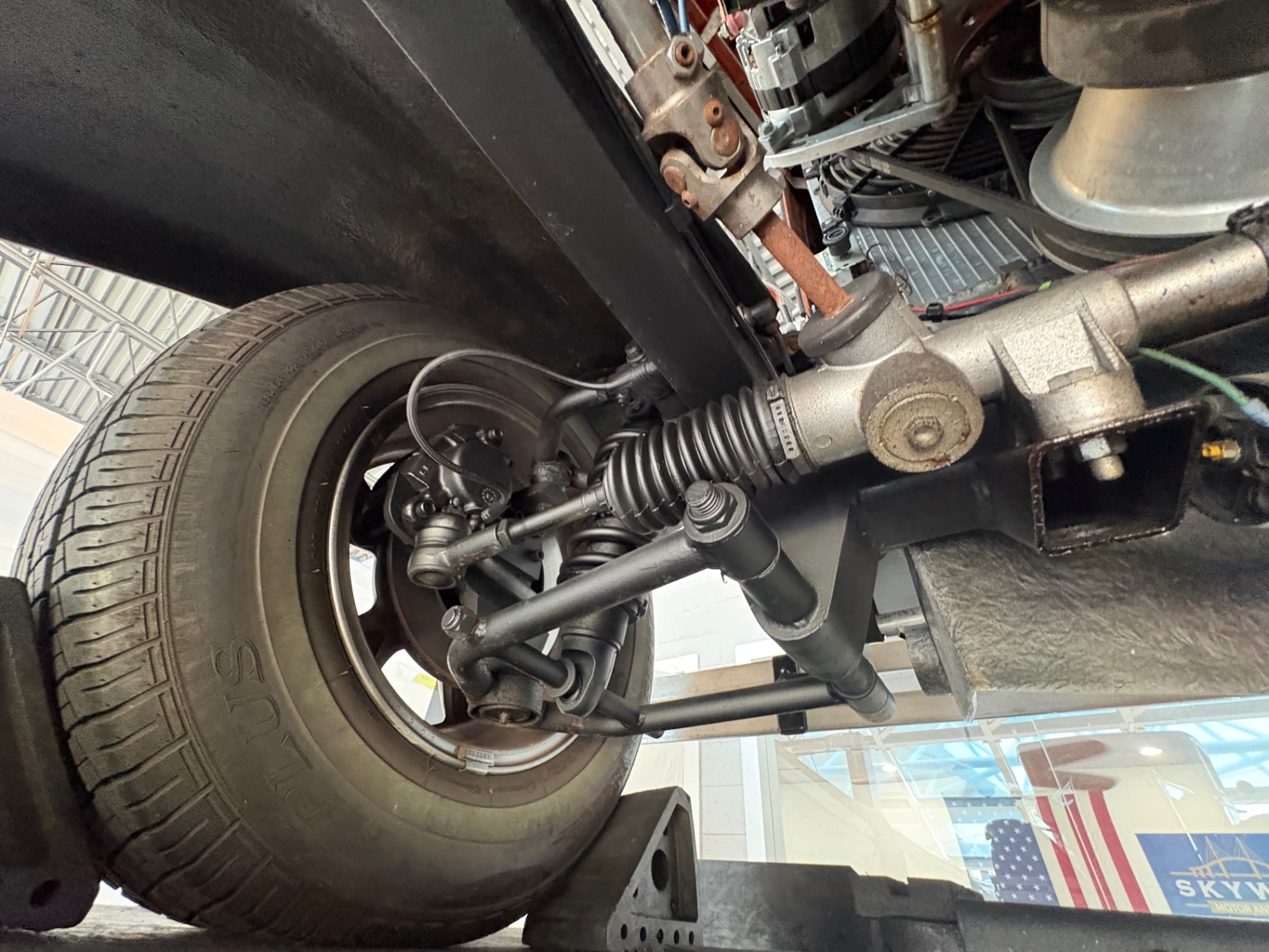 Vehicle photo 43