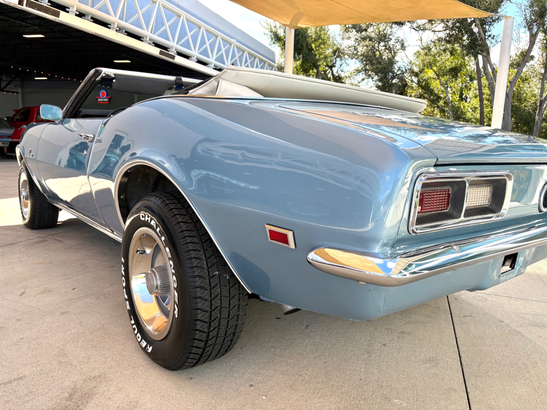 Vehicle photo 15