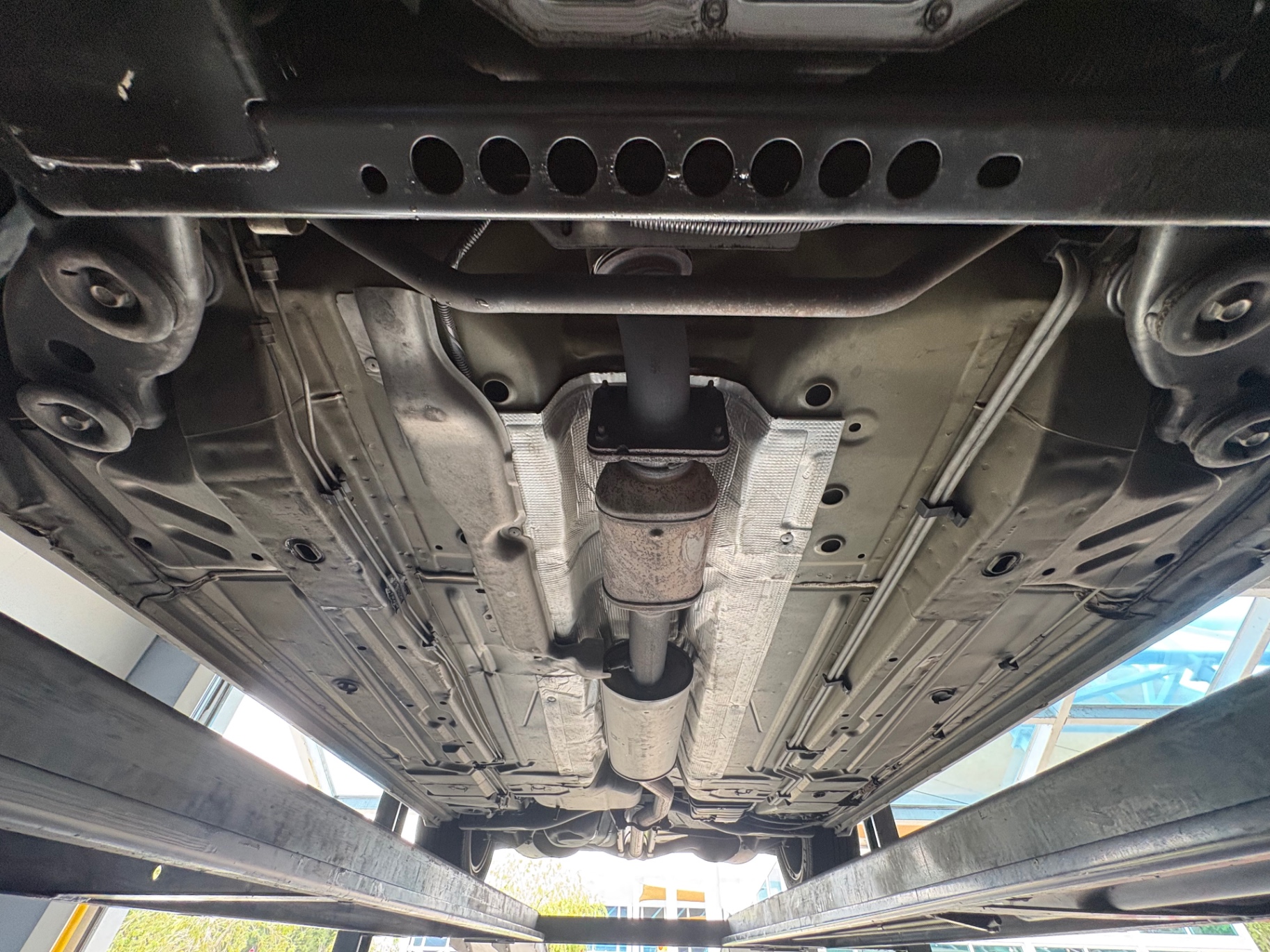 Vehicle photo 59