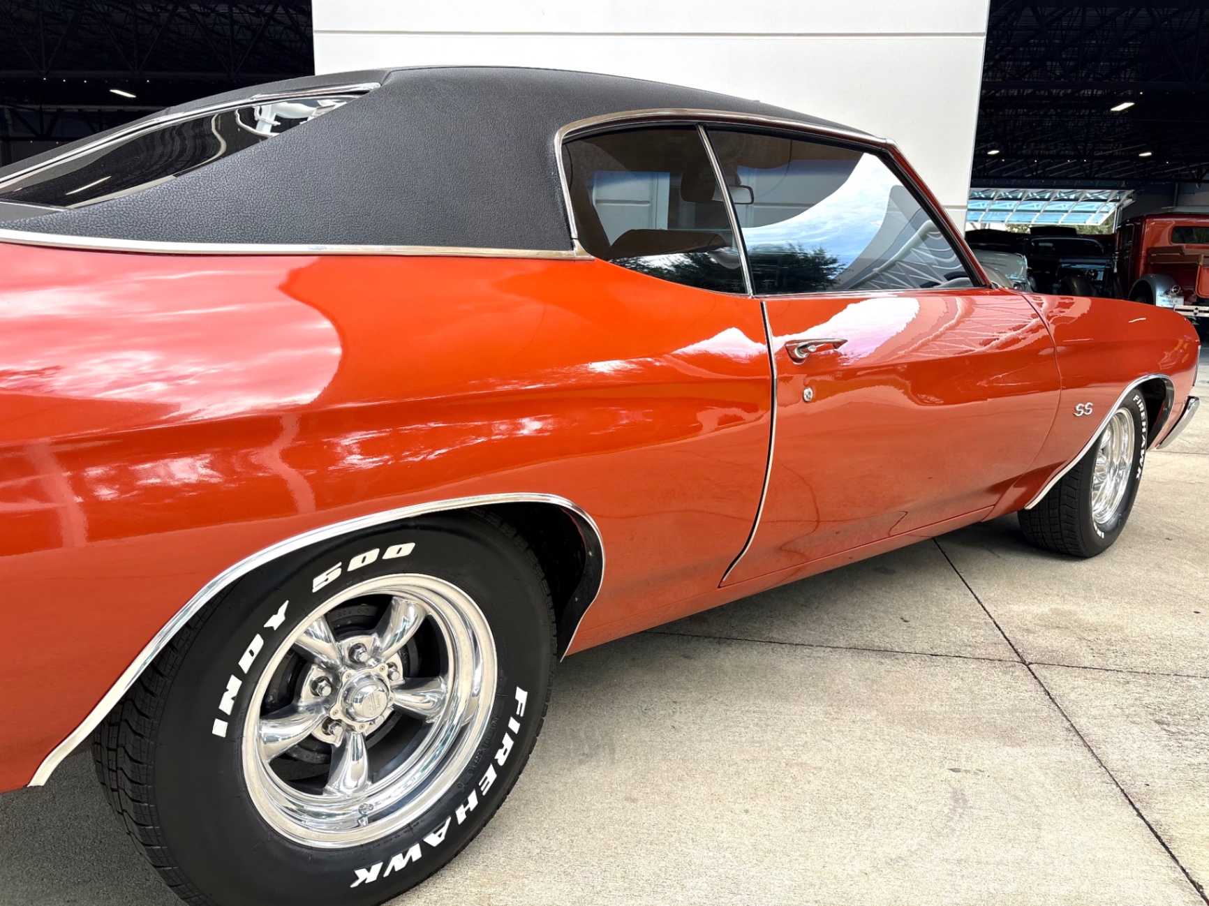 Vehicle photo 16
