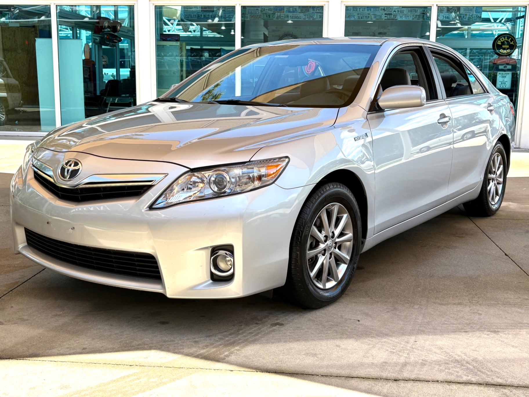 Vehicle photo 10