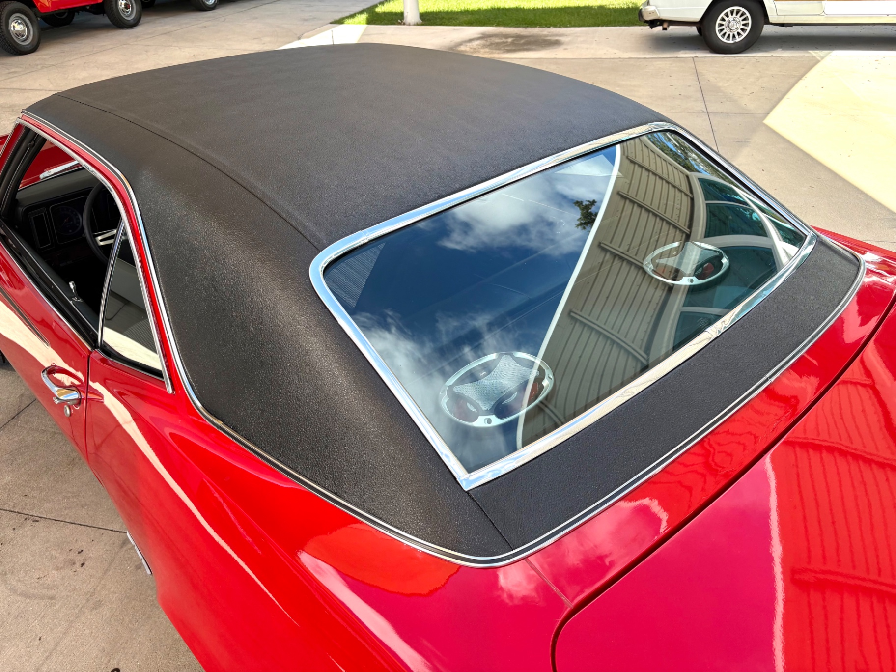 Vehicle photo 22