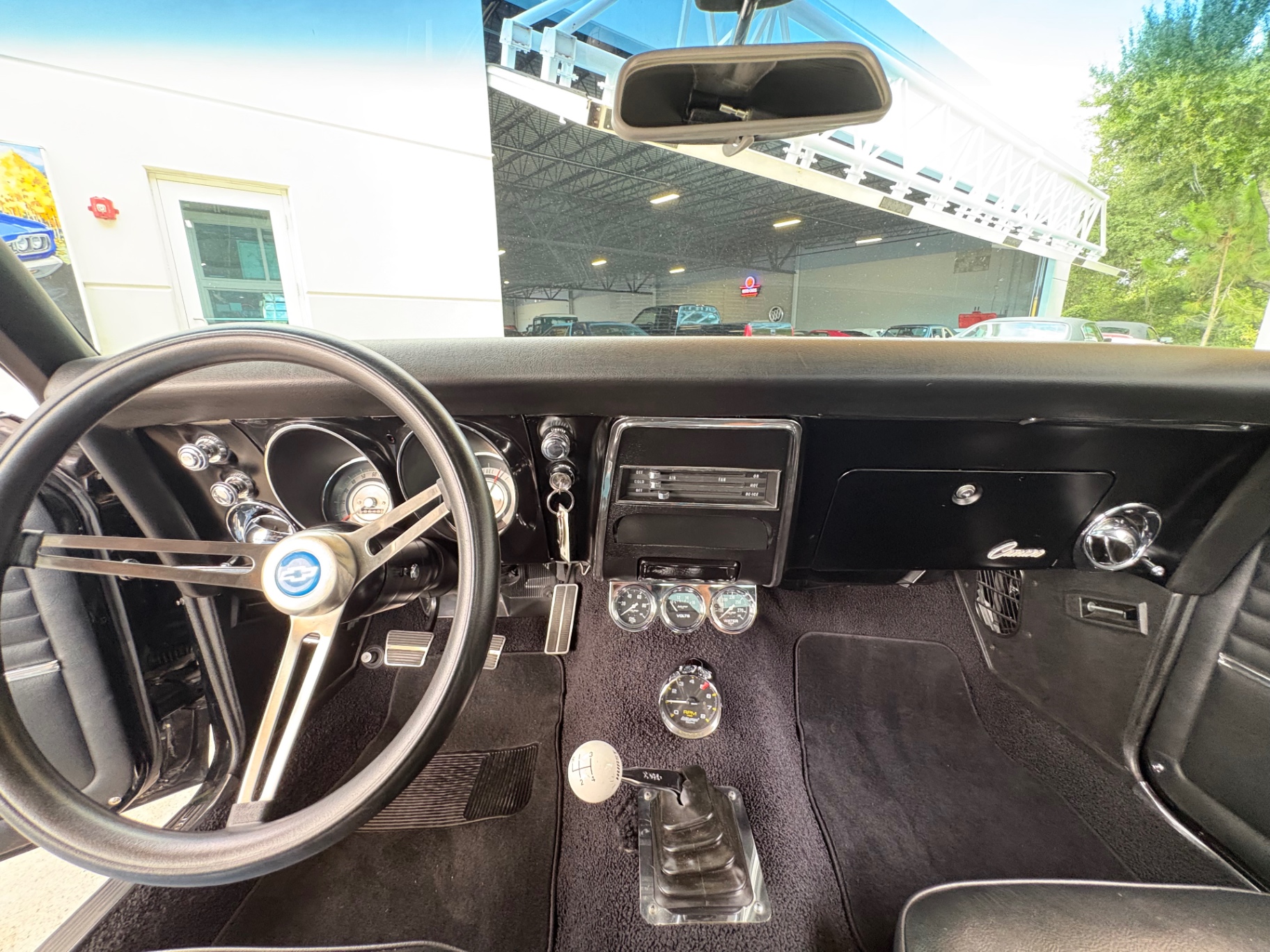 Vehicle photo 37