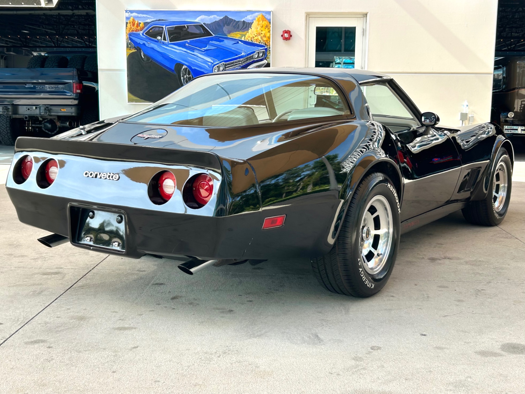 Vehicle photo 5