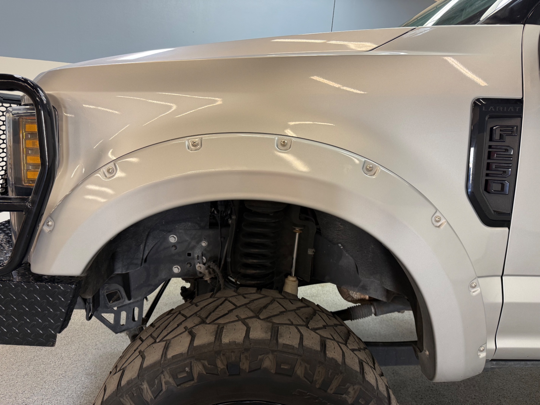 Vehicle photo 6